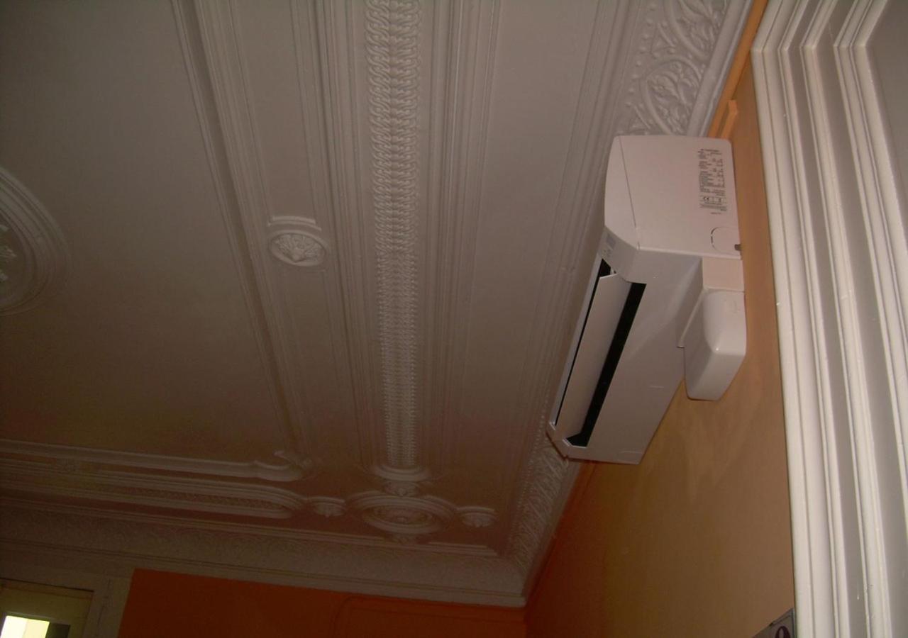 Double Room with Extra Bed and private bathroom photo 3