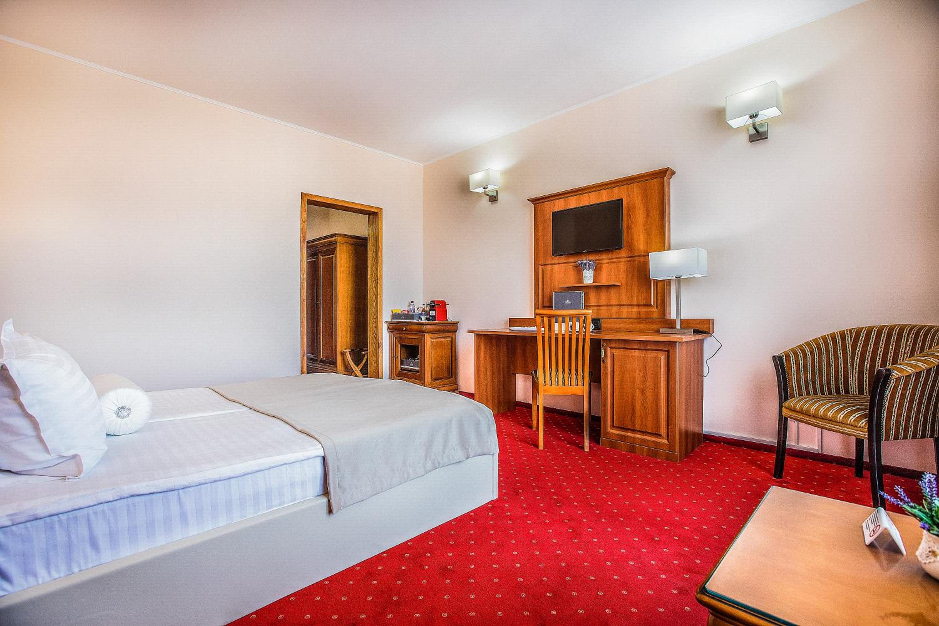 Superior Double or Twin Room photo 2