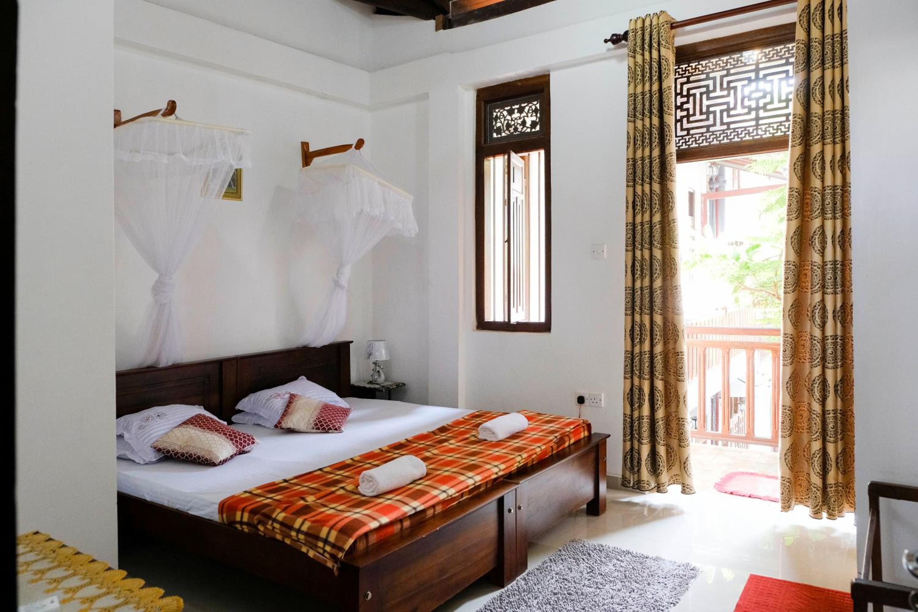 Queen Room with Balcony photo 3