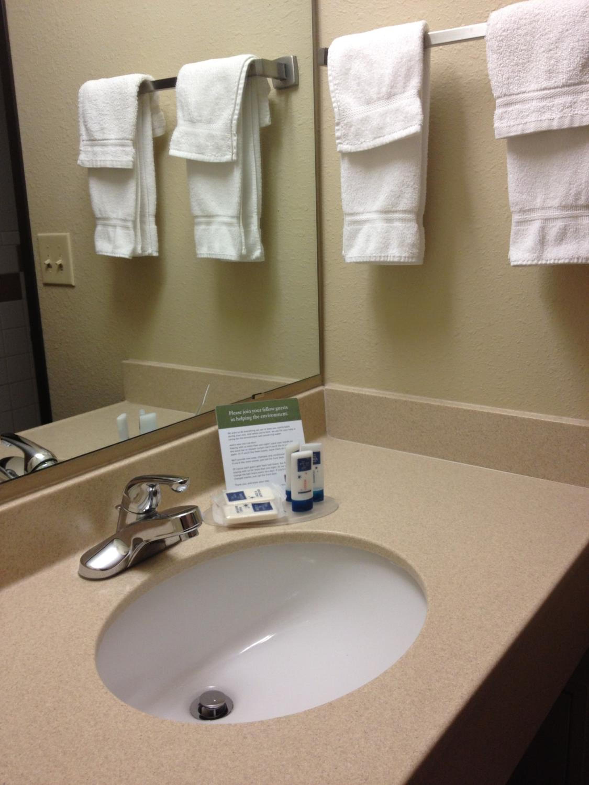 King Room - Non-Smoking - Photo 4