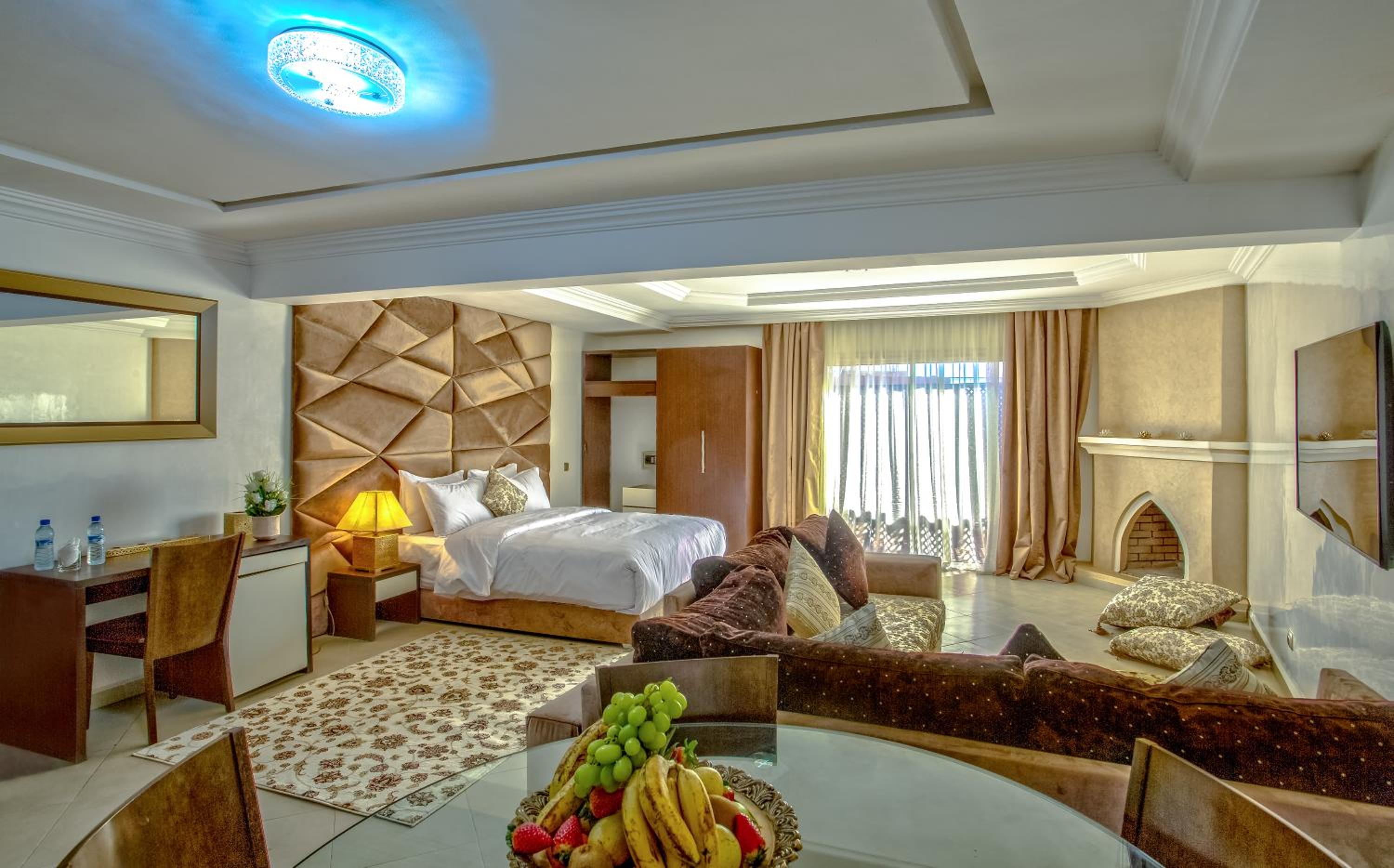 Deluxe Suite photo 2