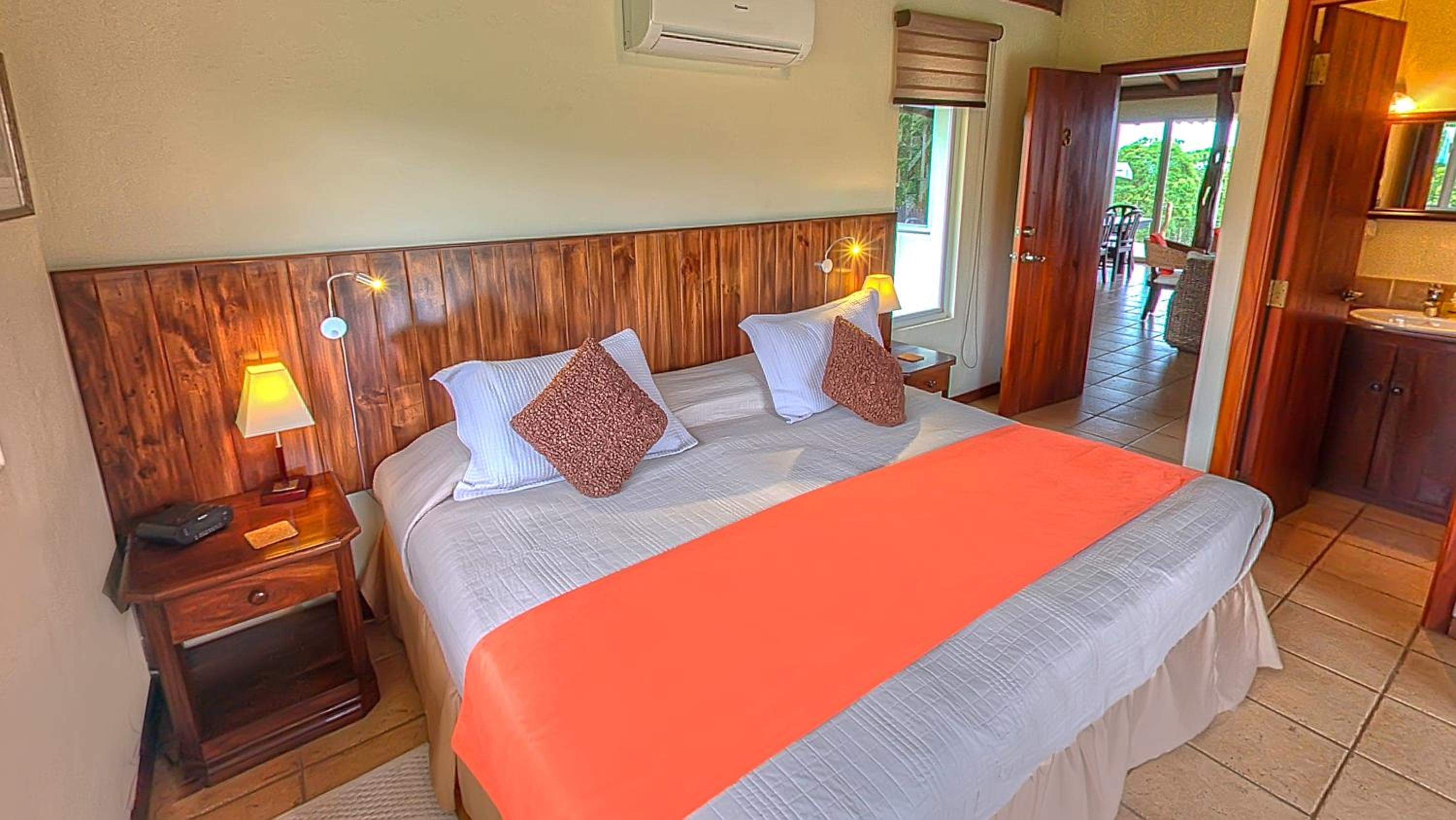 Double or Twin Room with Garden View photo 2
