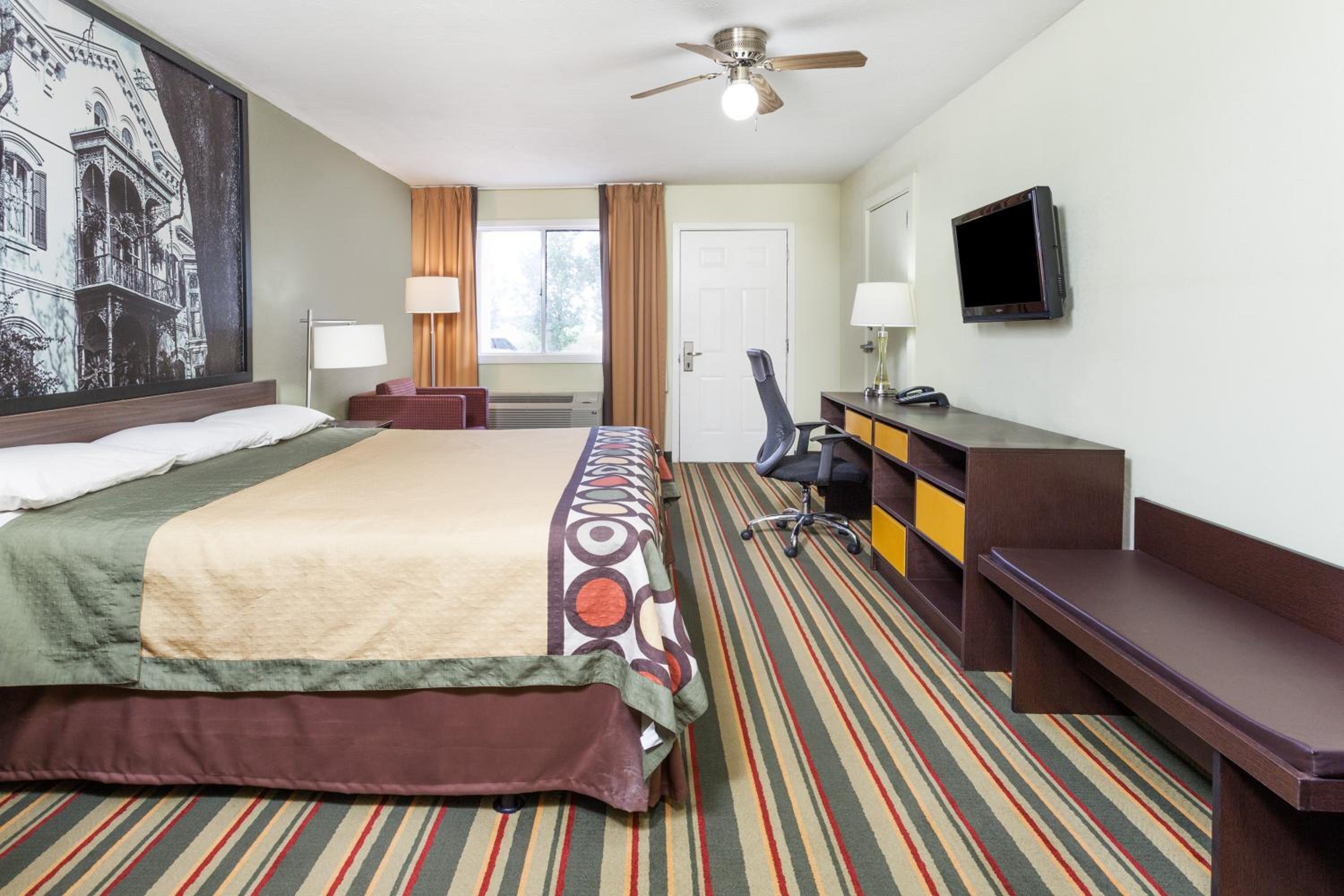 King Room - Mobility Access/Non-Smoking - Photo 1