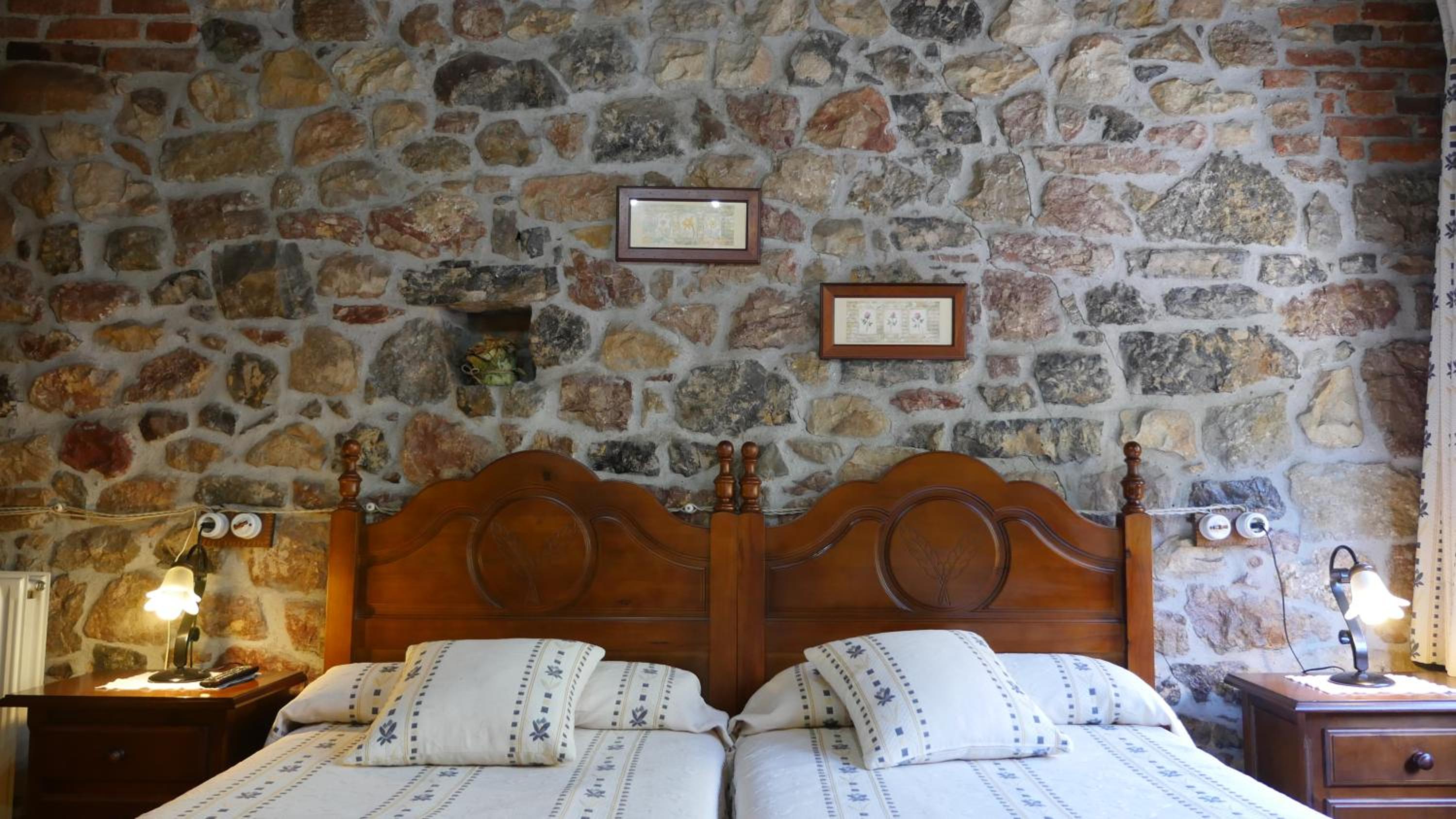 Double or Twin Room - Photo 28