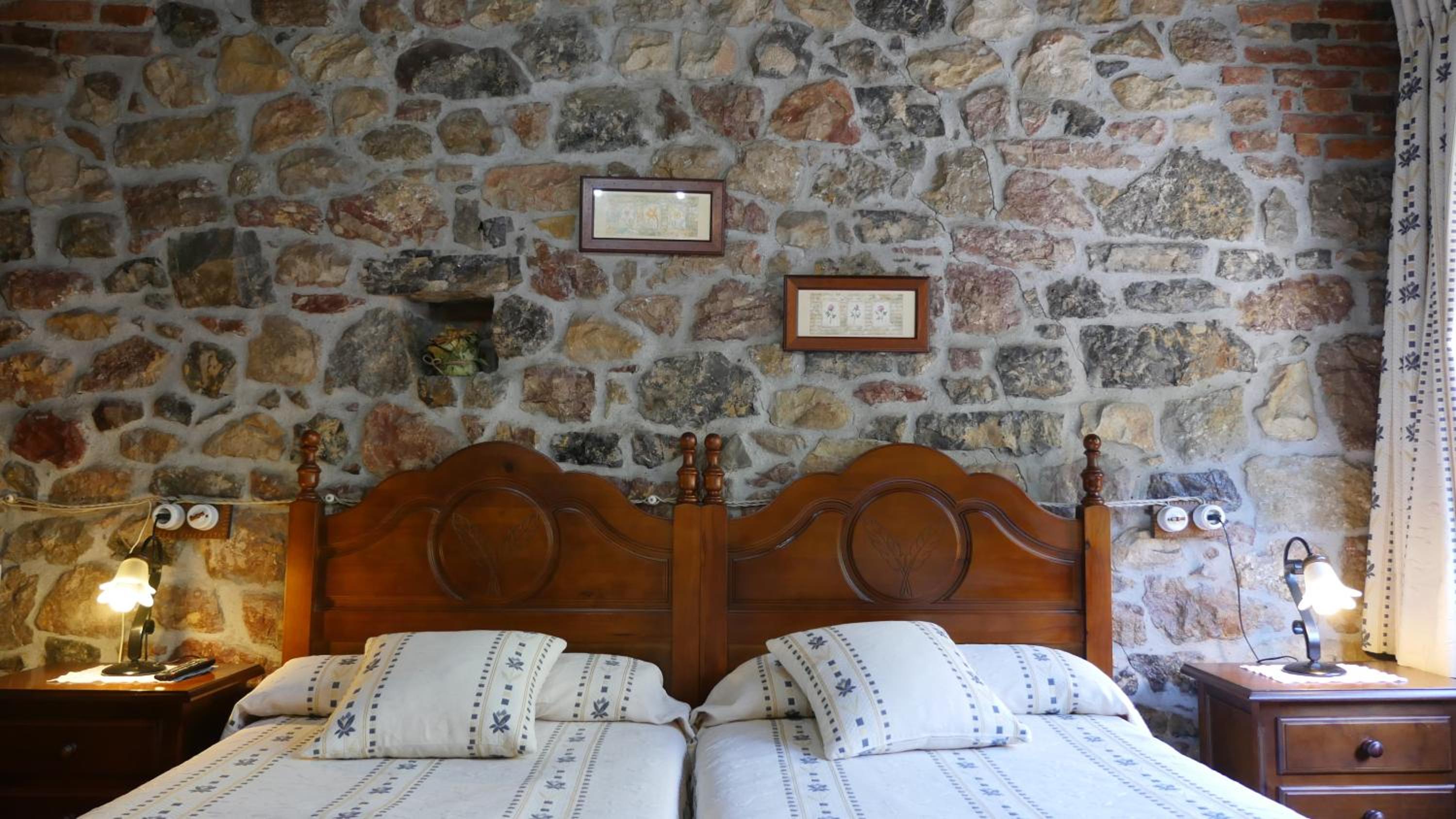 Double or Twin Room - Photo 21