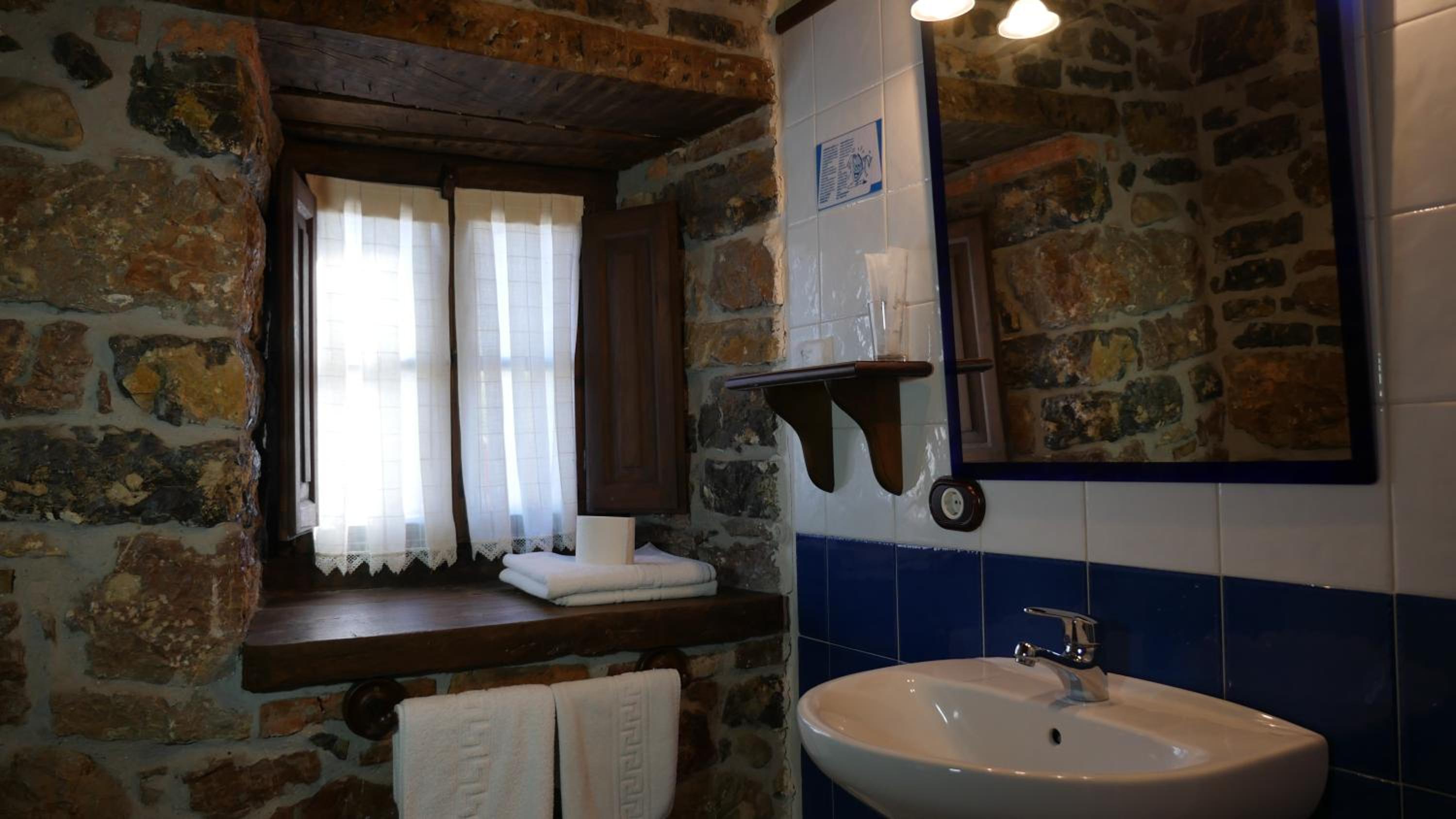 Standard Double Room with Sofa Bed - Photo 4