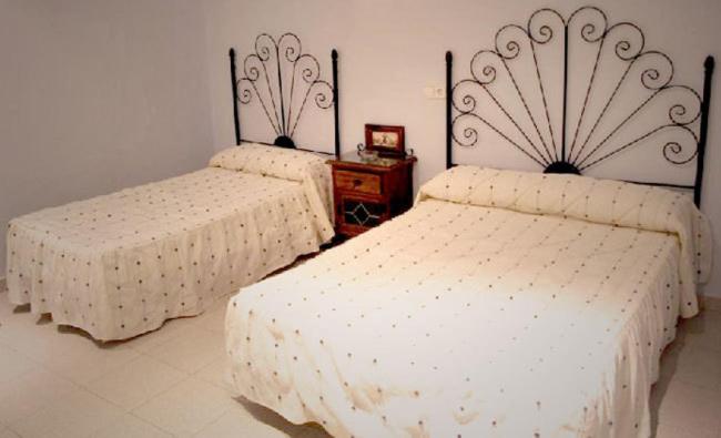 Double or Twin Room - Photo 11