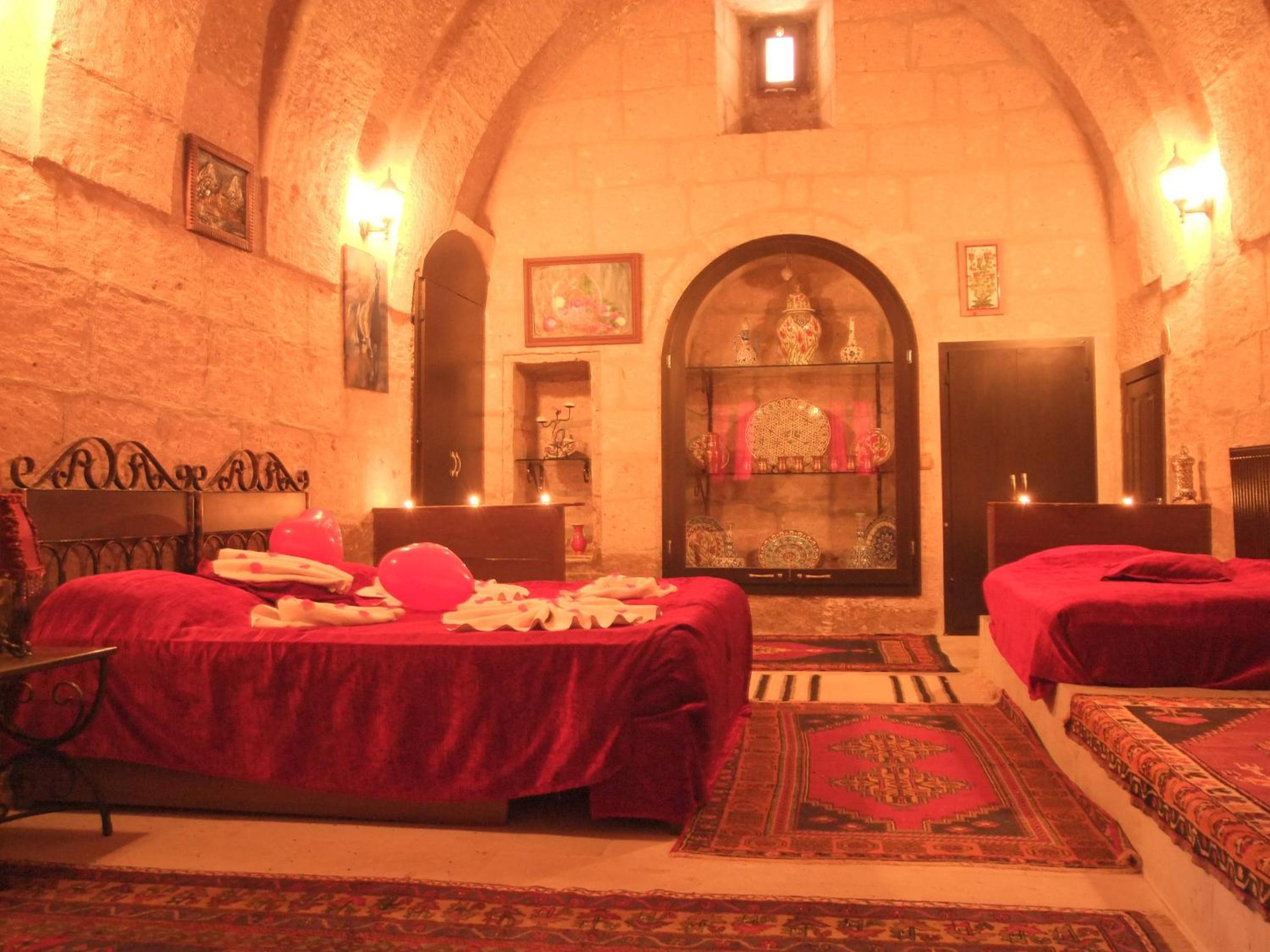 Deluxe Double or Twin Cave Room - Photo 4