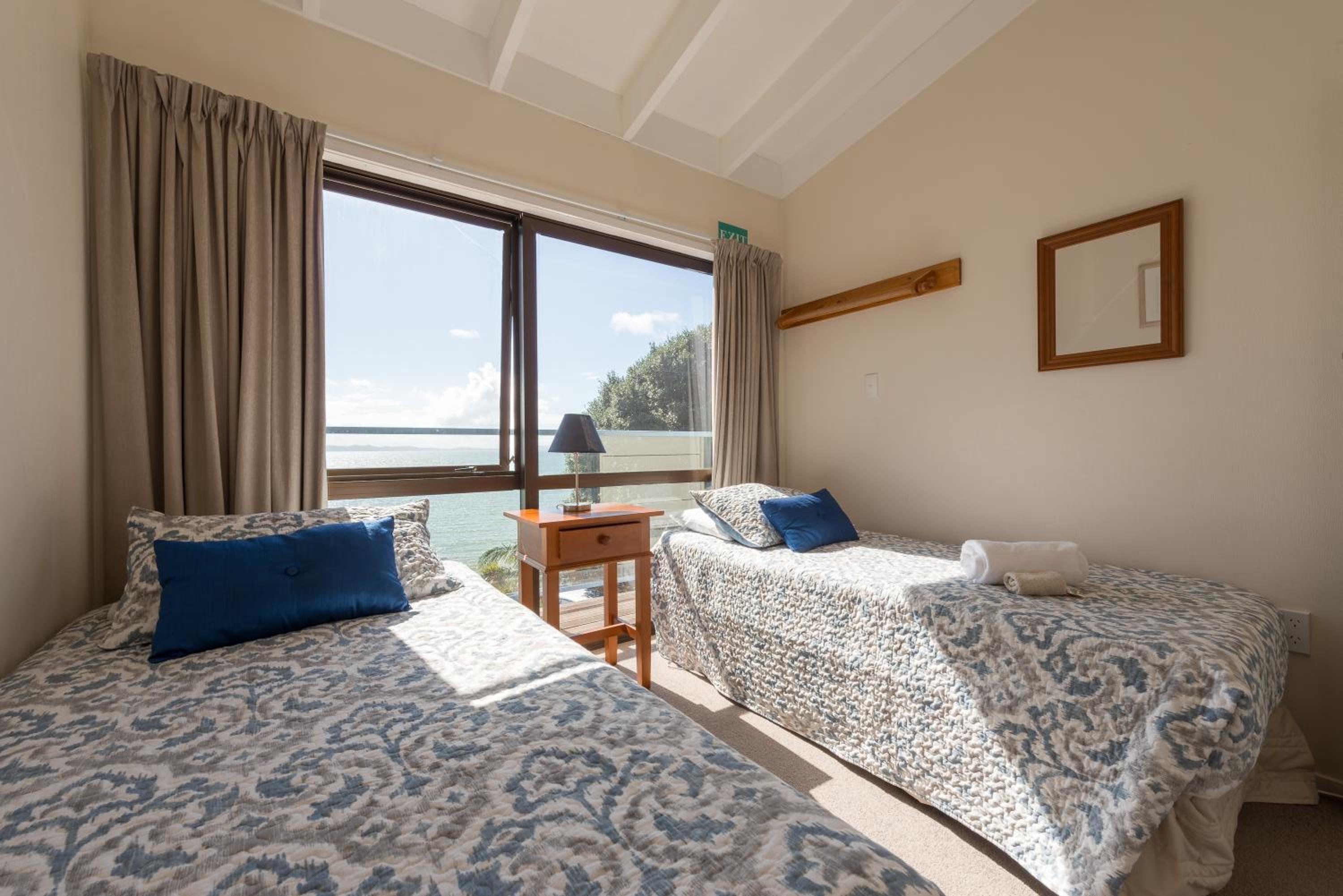 Three-Bedroom Apartment with Ocean View photo 2