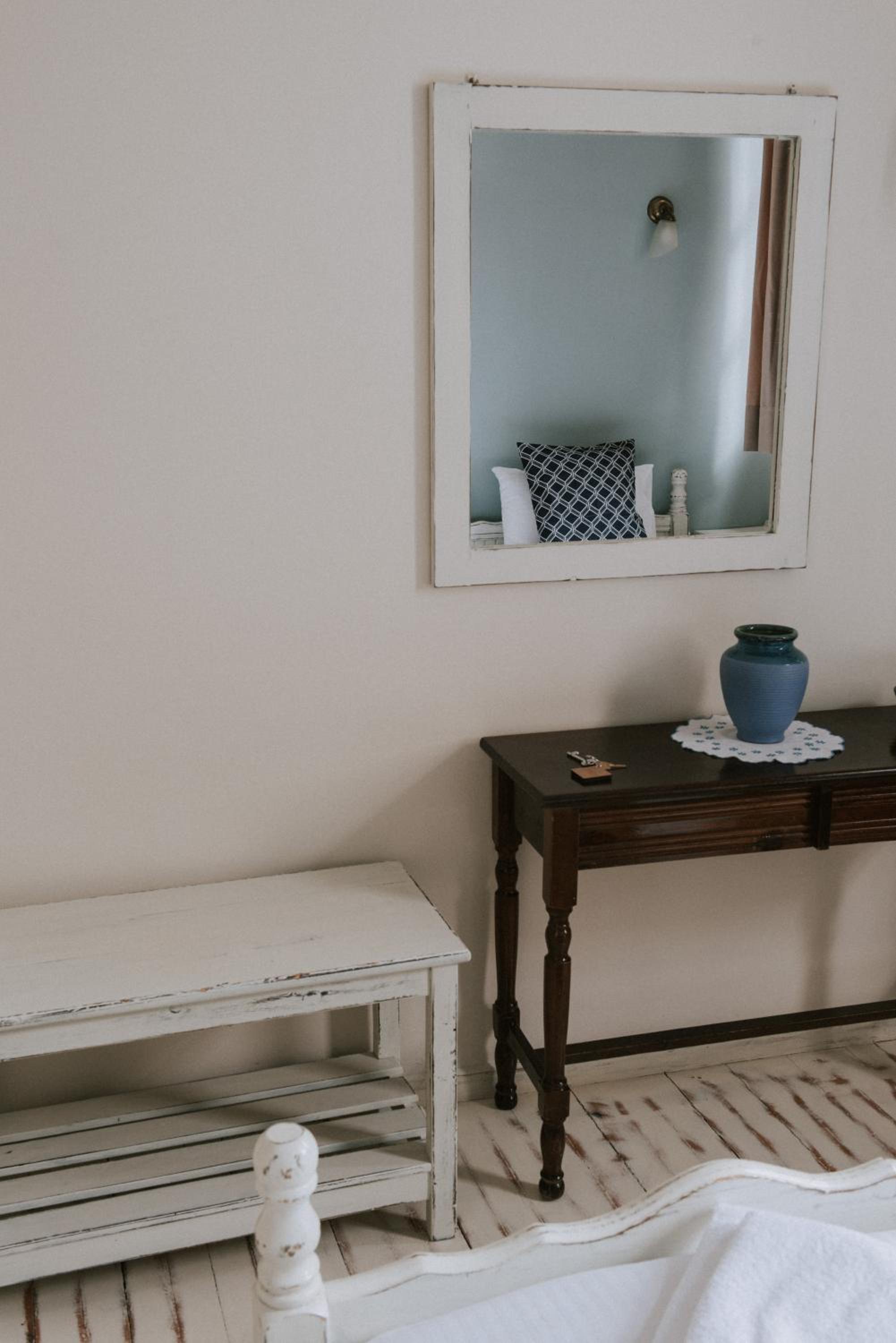 Twin Room with Private Bathroom photo 2