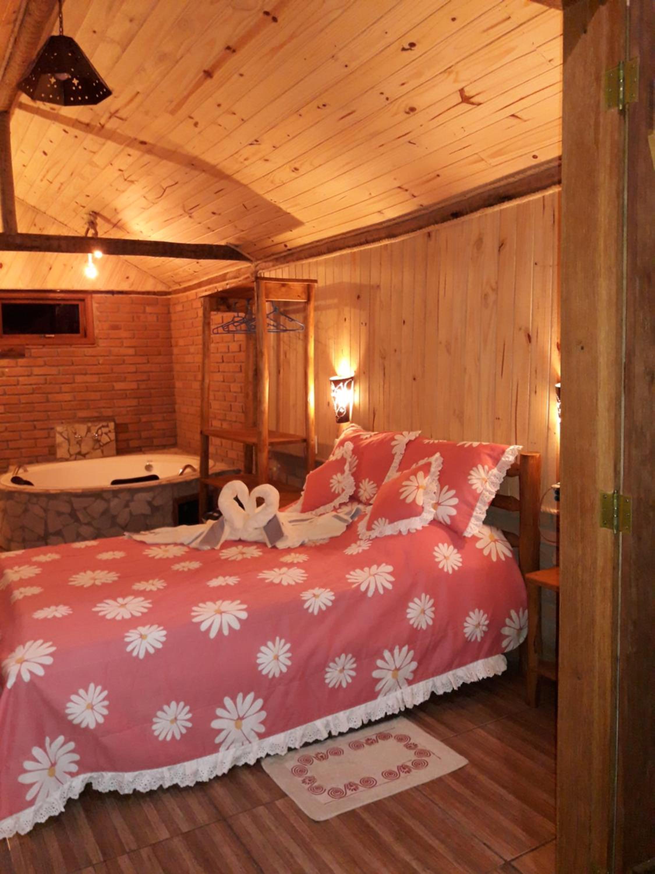 Chalet with Spa Bath photo 1