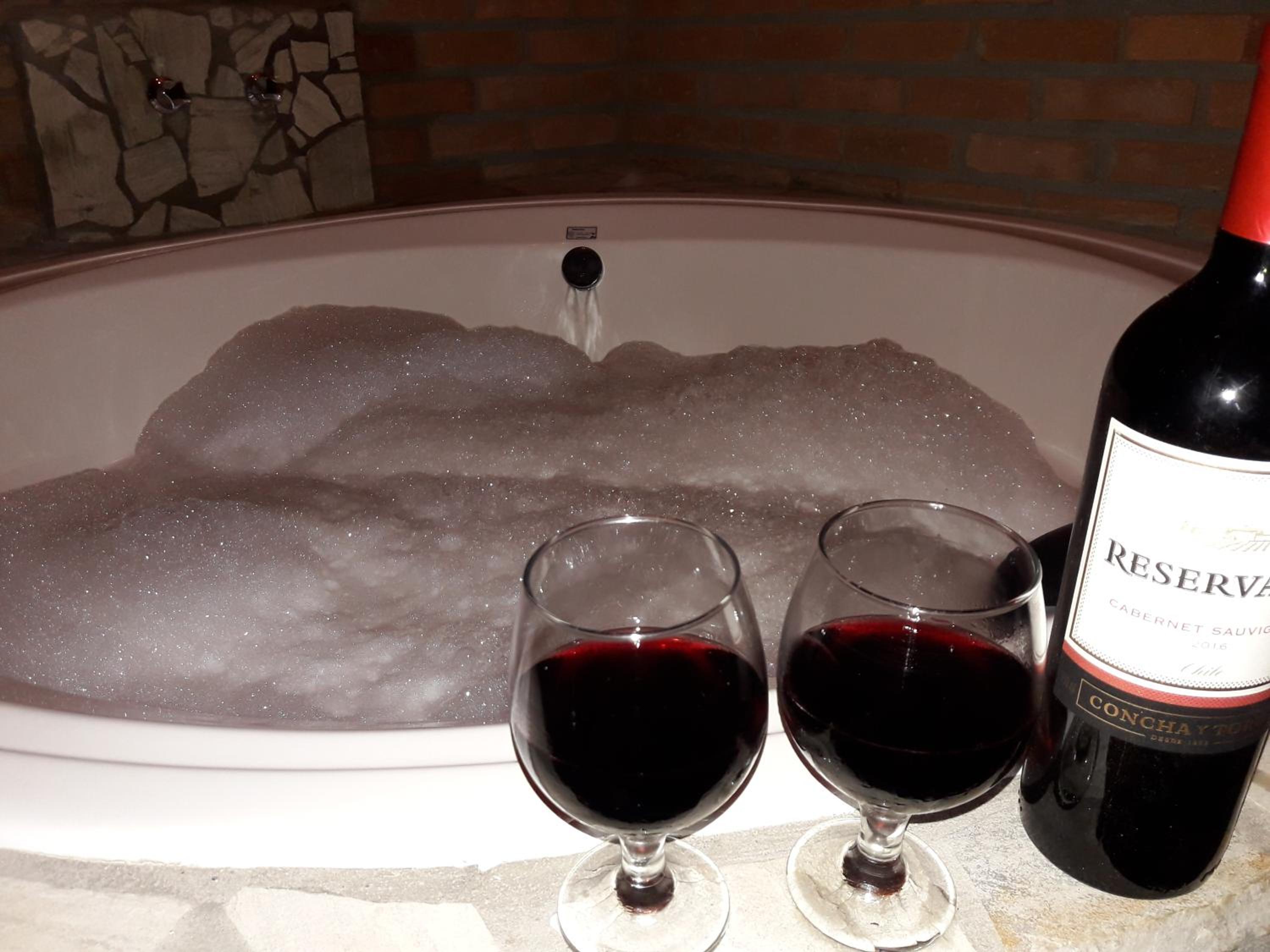 Chalet with Spa Bath photo 3