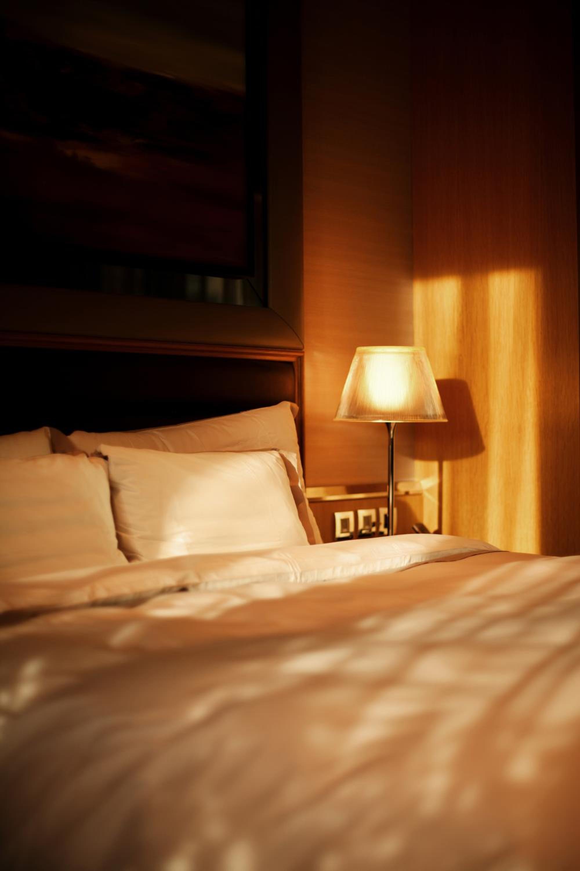Grand Deluxe King Room thumbnail 6