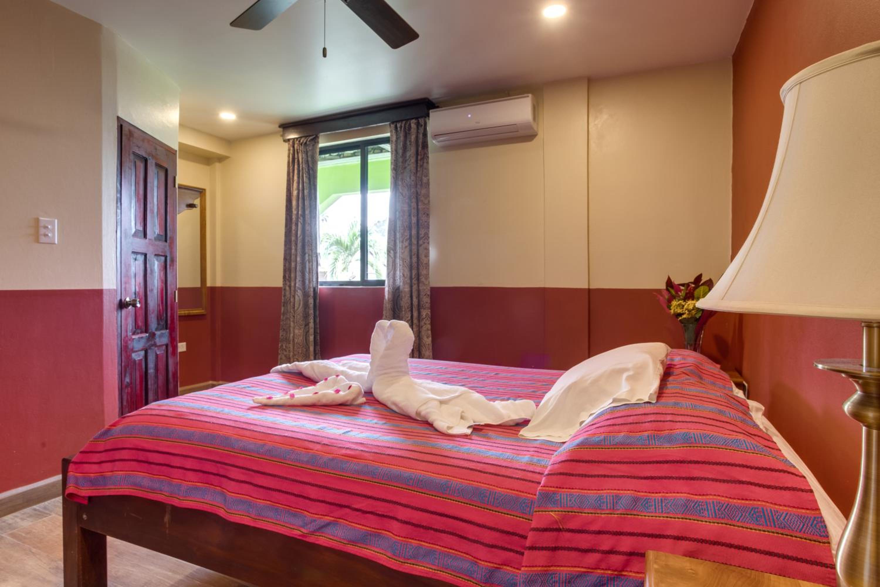 Deluxe Queen Room photo 2