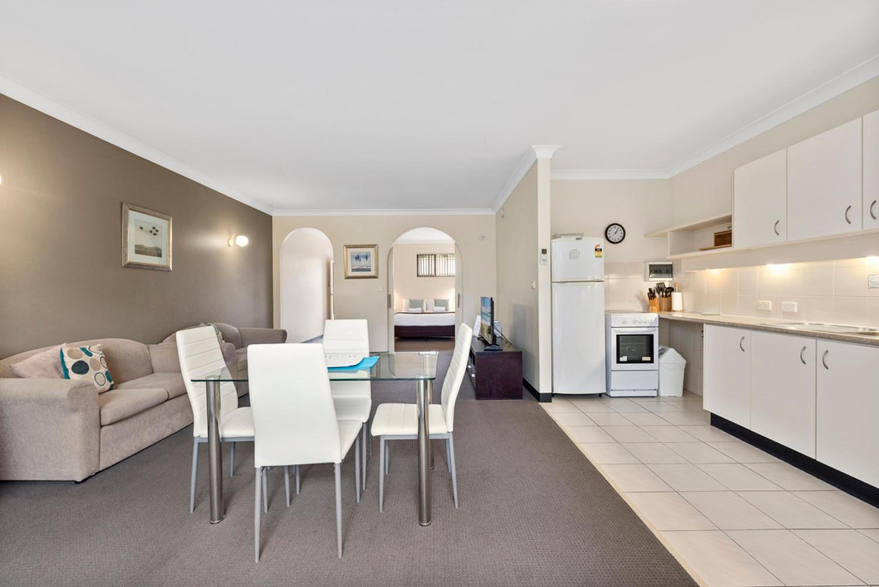 One-Bedroom Apartment - Photo 15