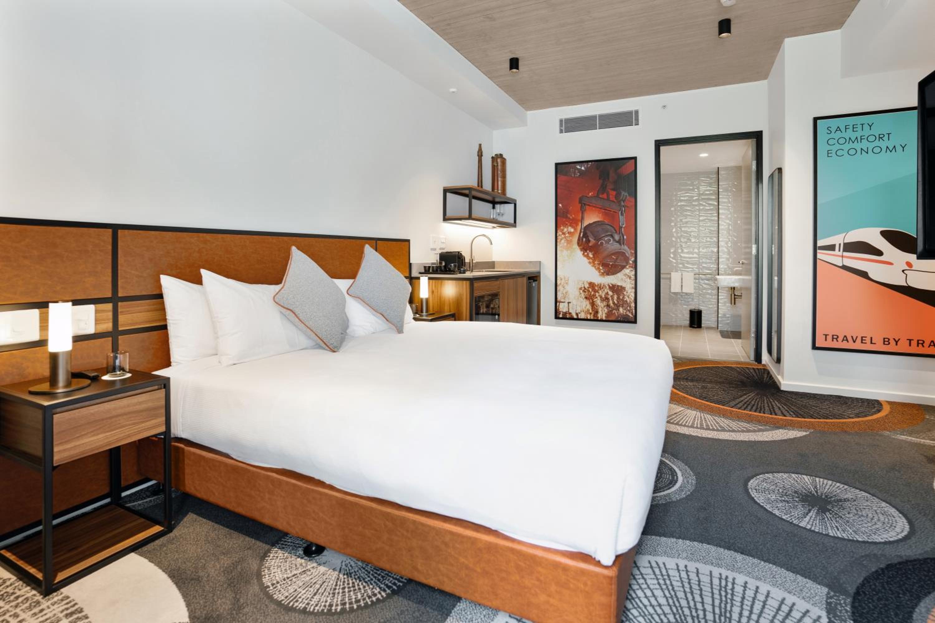 King Room with Roll-In Shower - Disability Access
