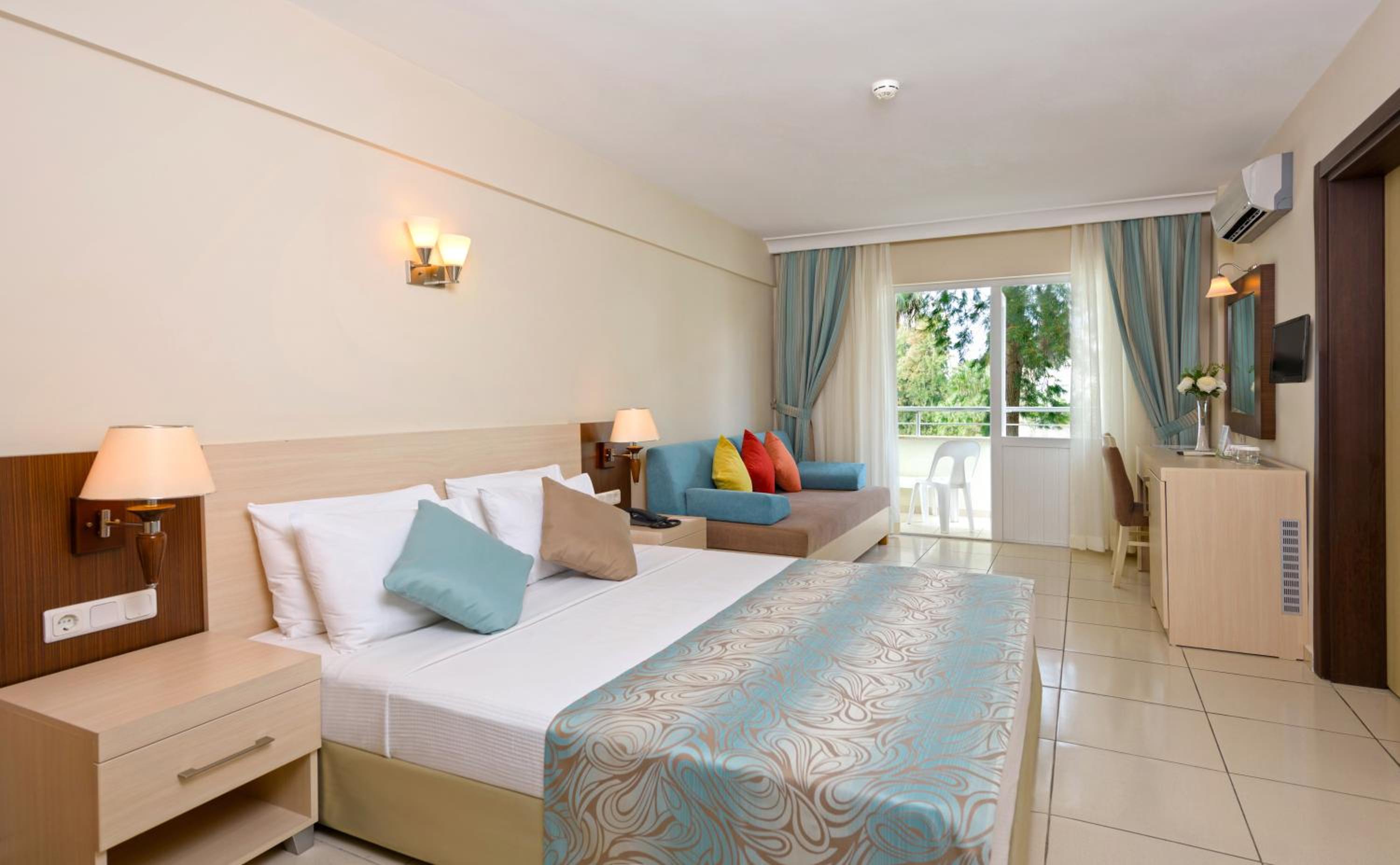 Standard Triple Room photo 2