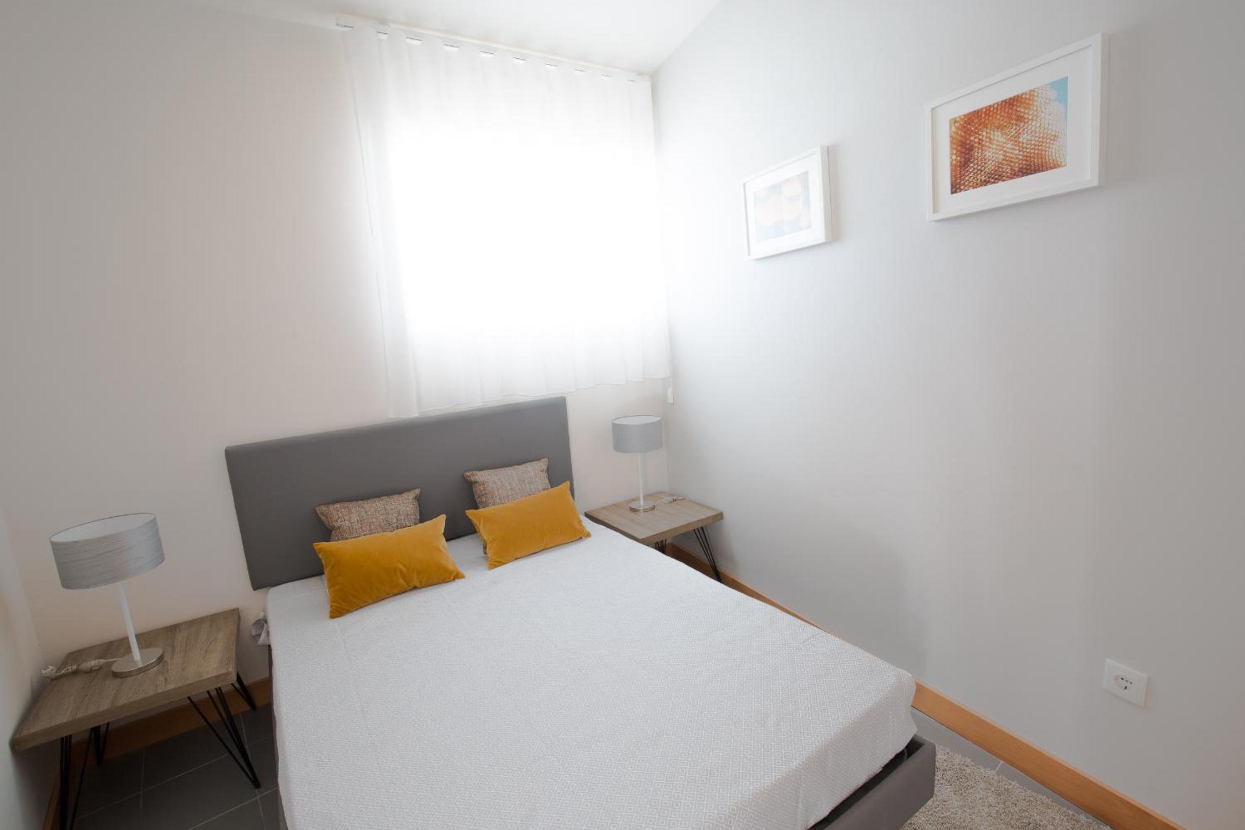Two-Bedroom House - Photo 5