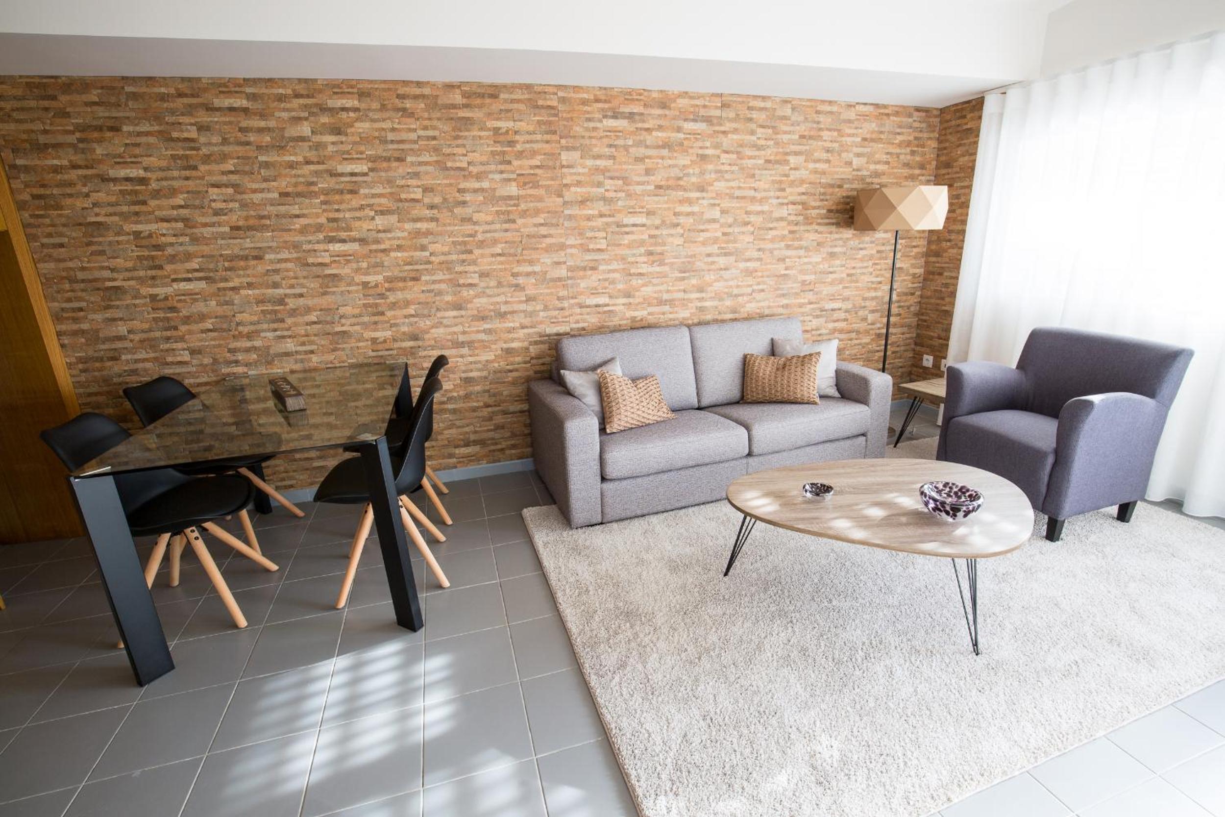 Two-Bedroom House - Photo 10