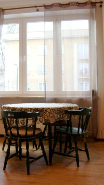 Two-Bedroom Apartment - Photo 2