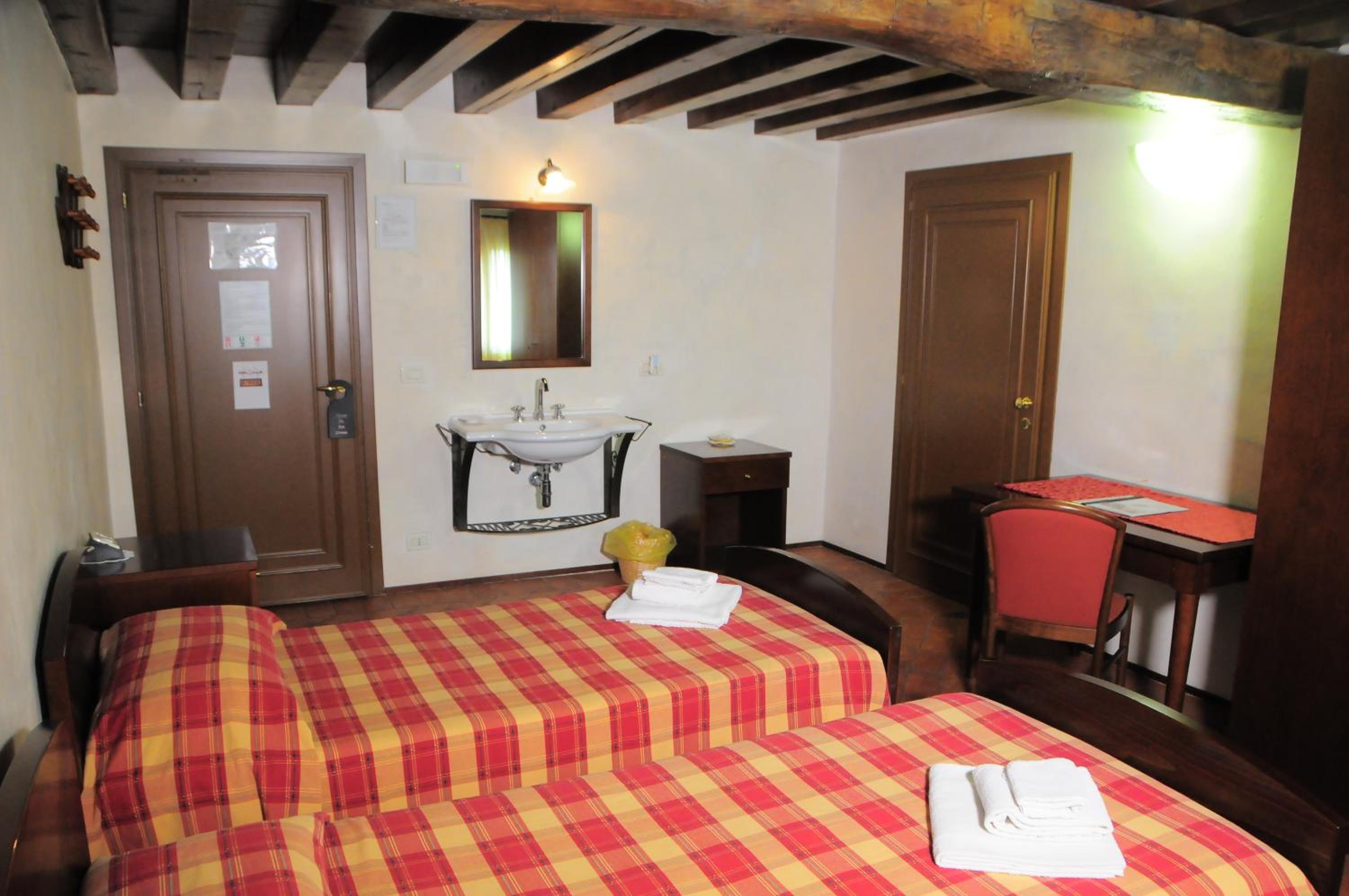 Single Room with Shared Bathroom