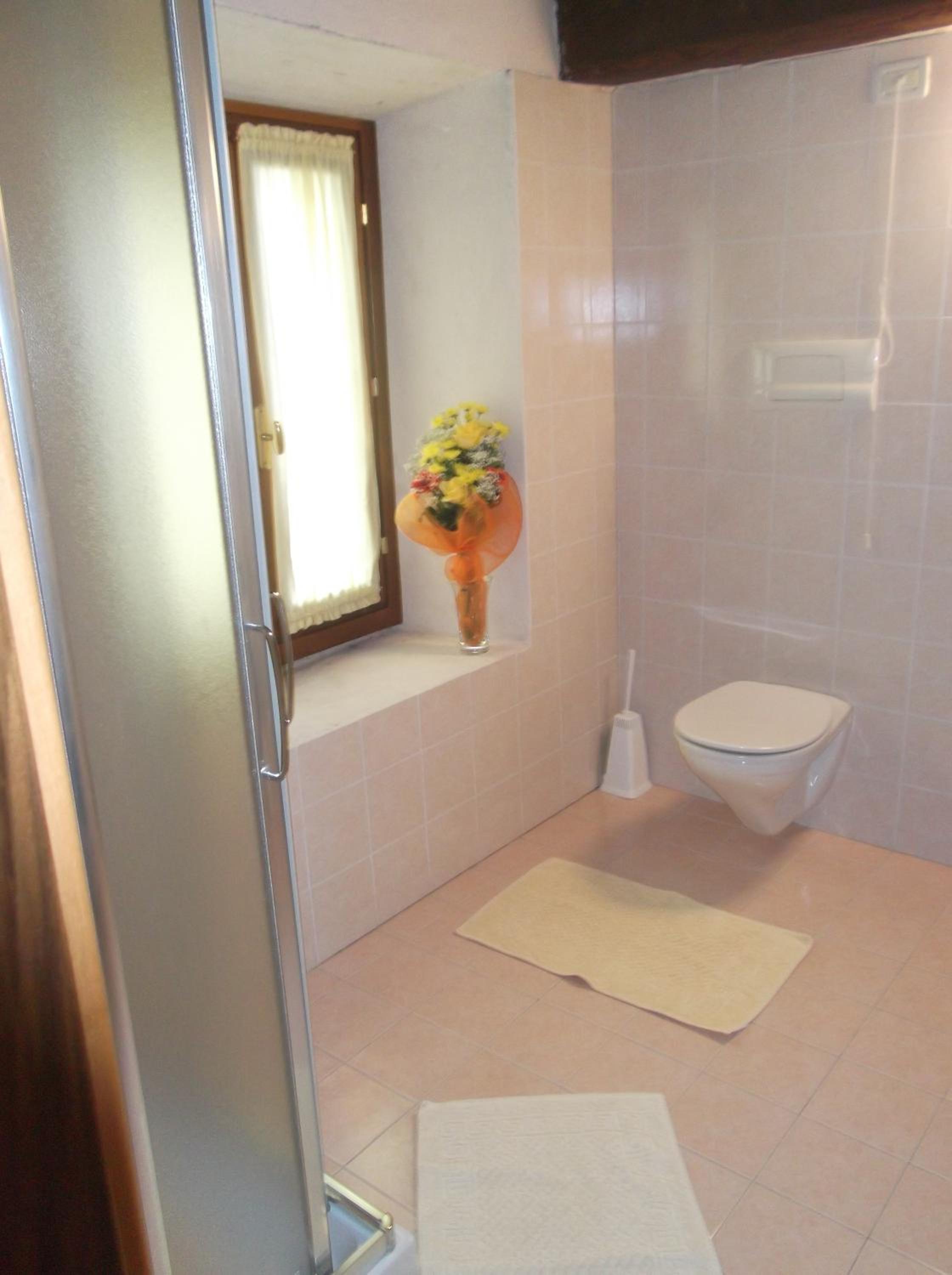 Standard Single Room with Private Bathroom photo 2