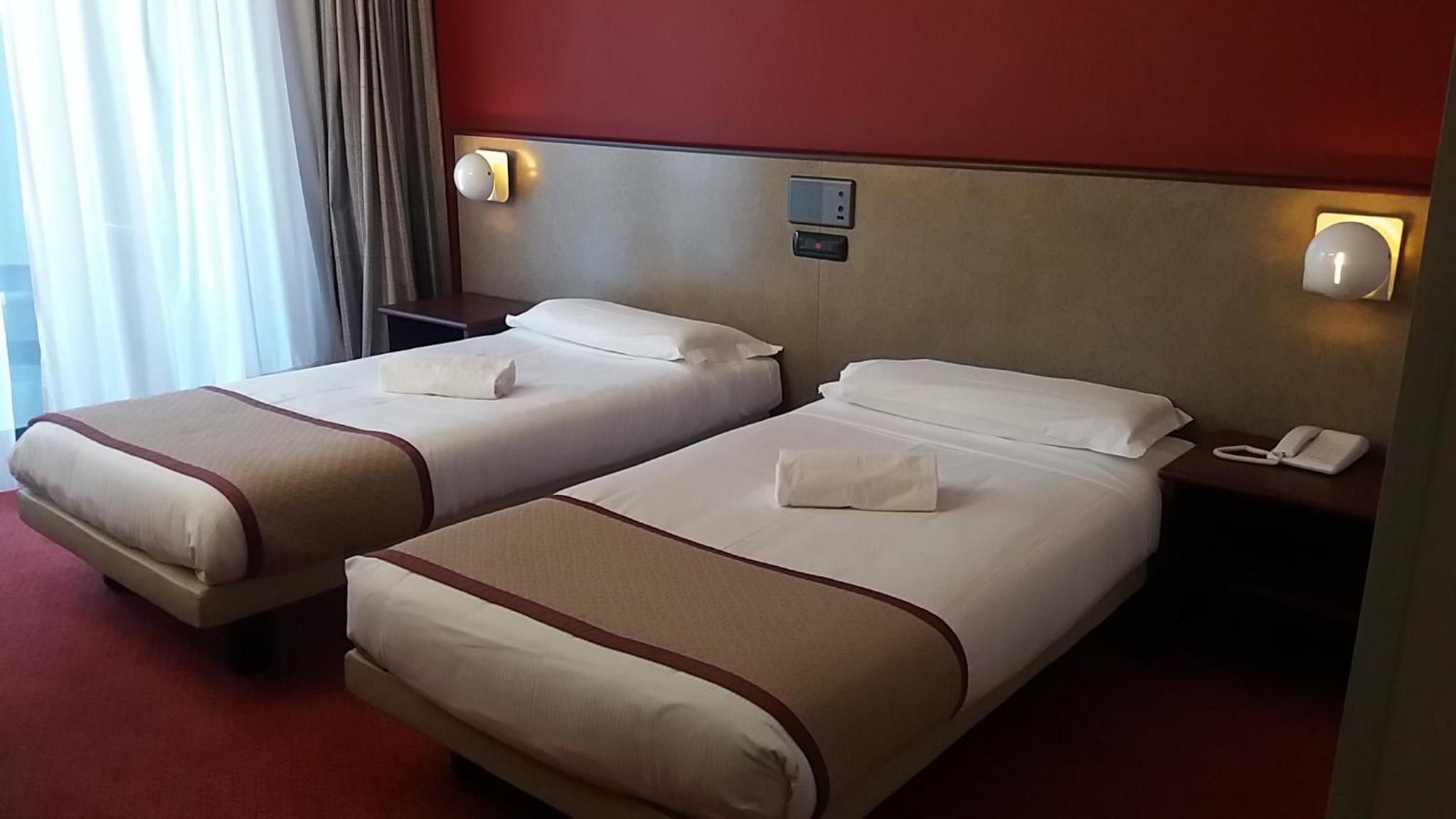 Twin Room - Photo 1