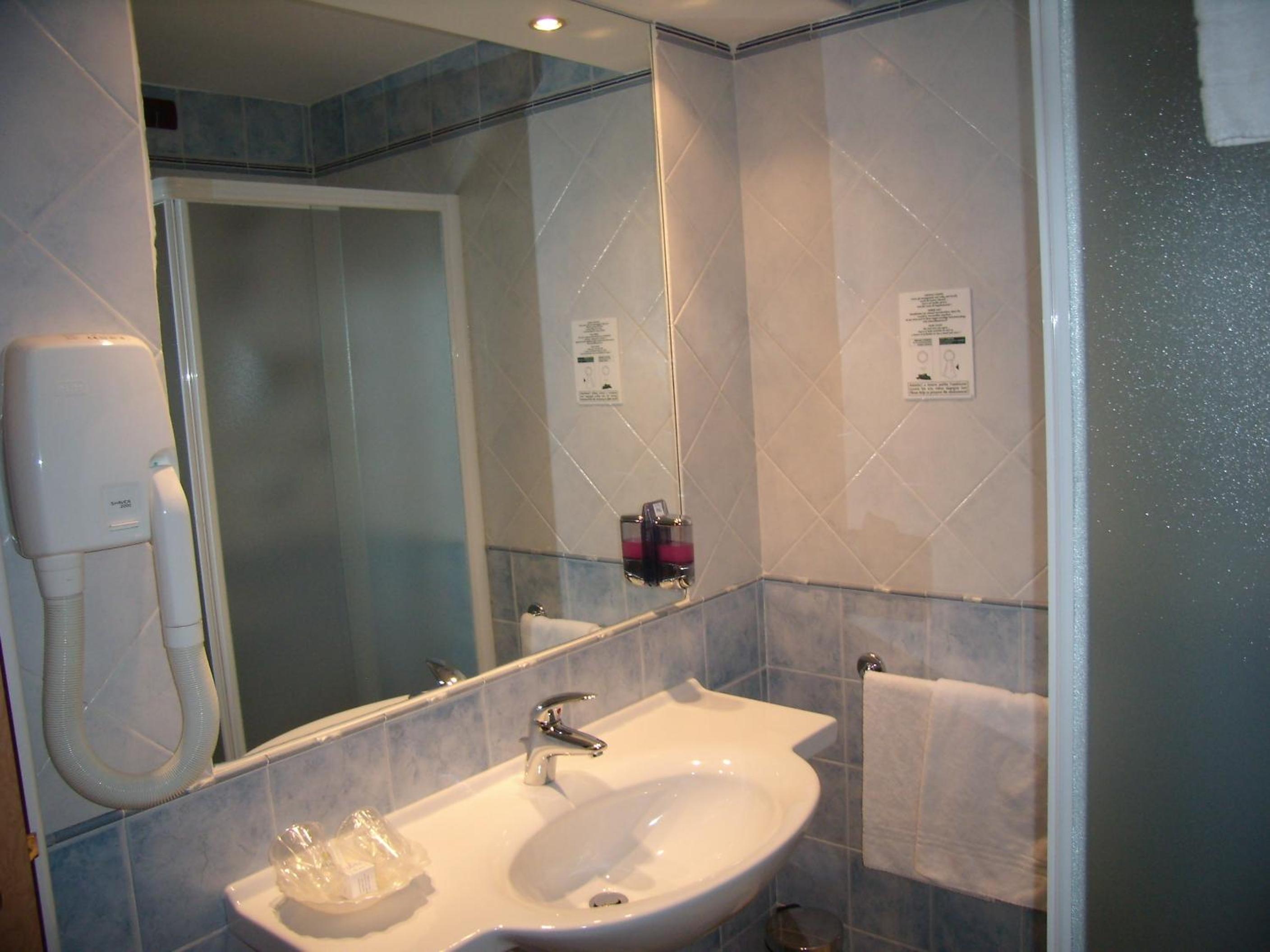 Superior Twin Room photo 3