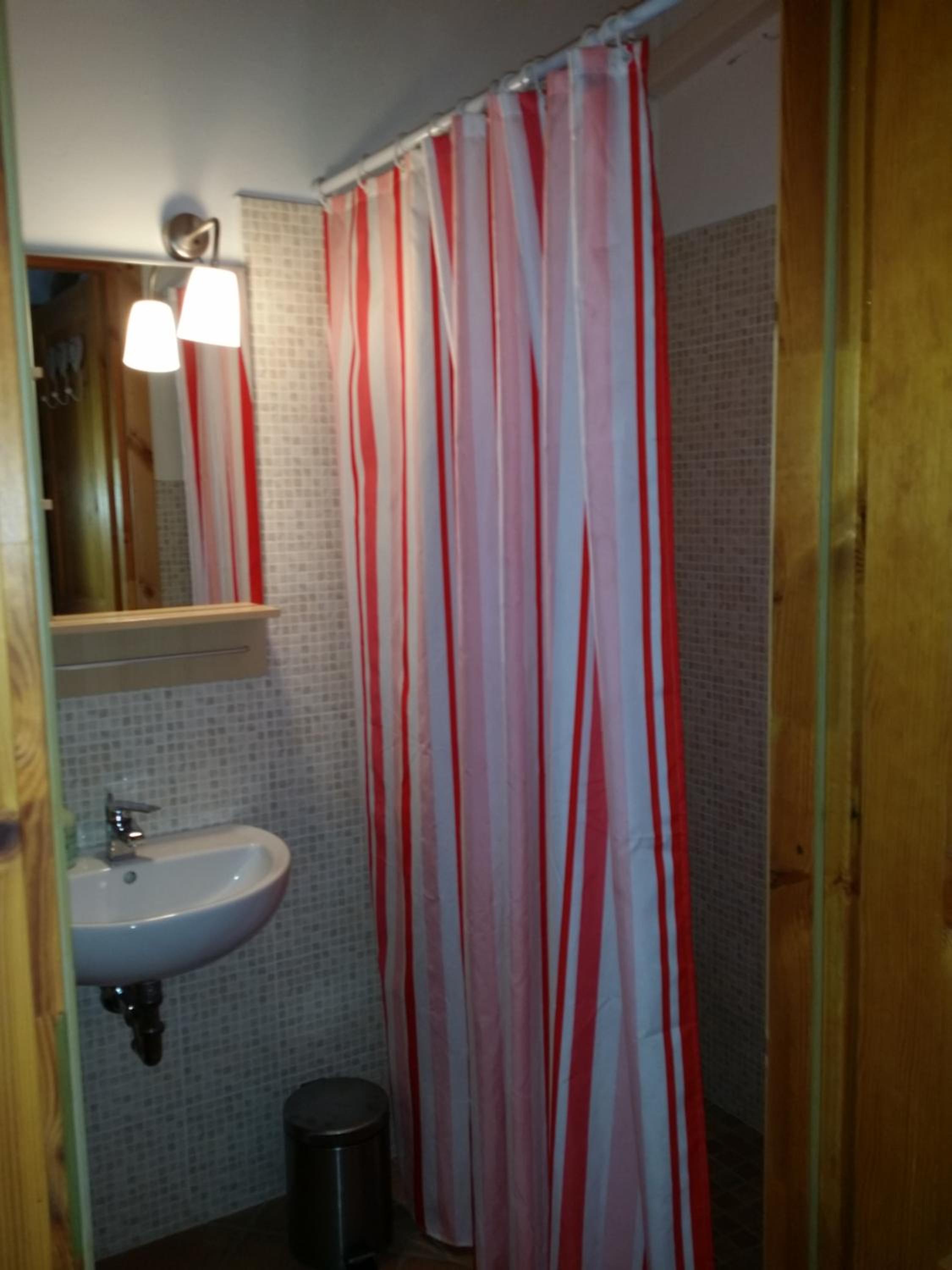 Quadruple Room - Photo 5