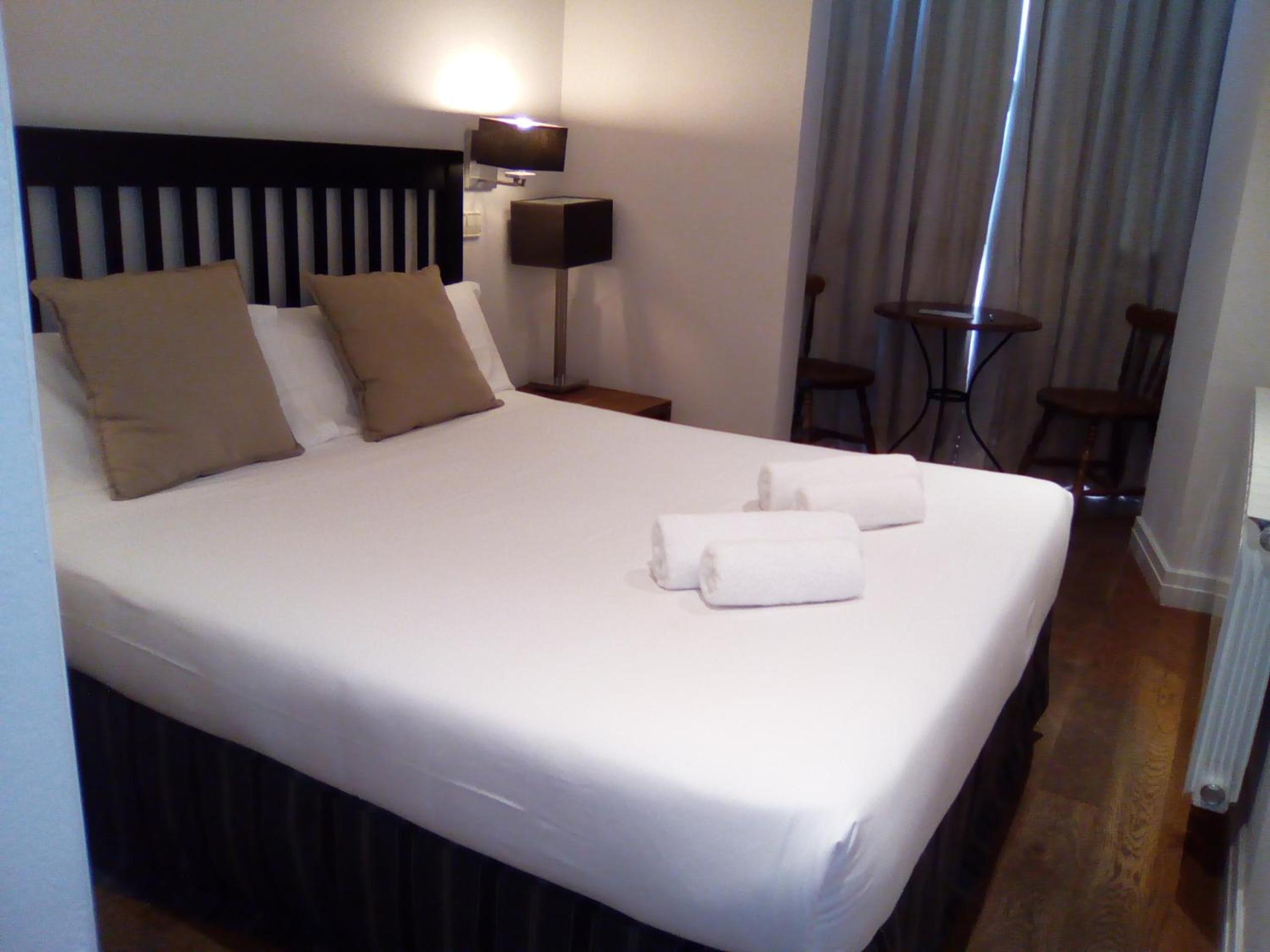 Double or Twin Room - Photo 33