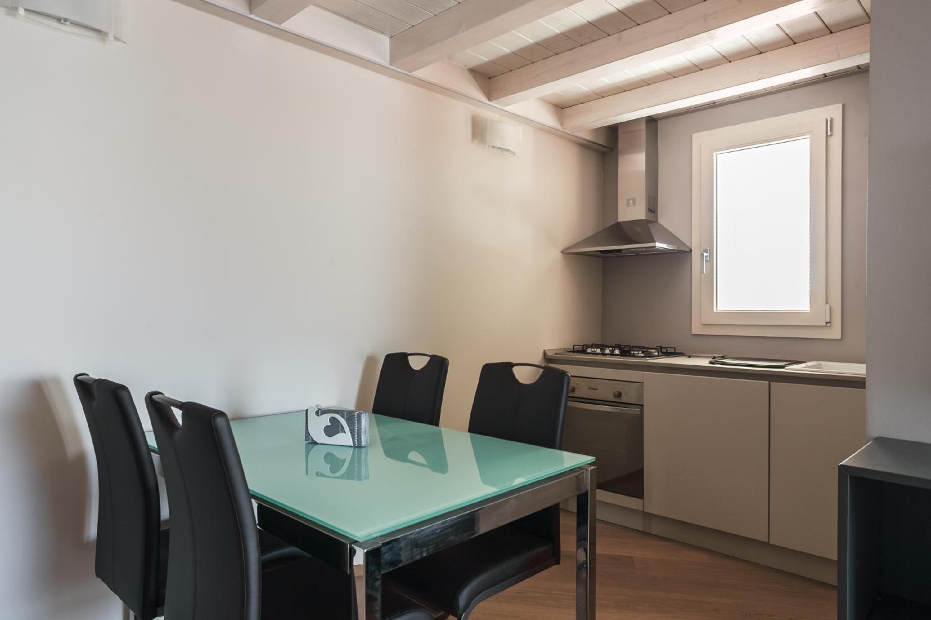 Apartment - Photo 8