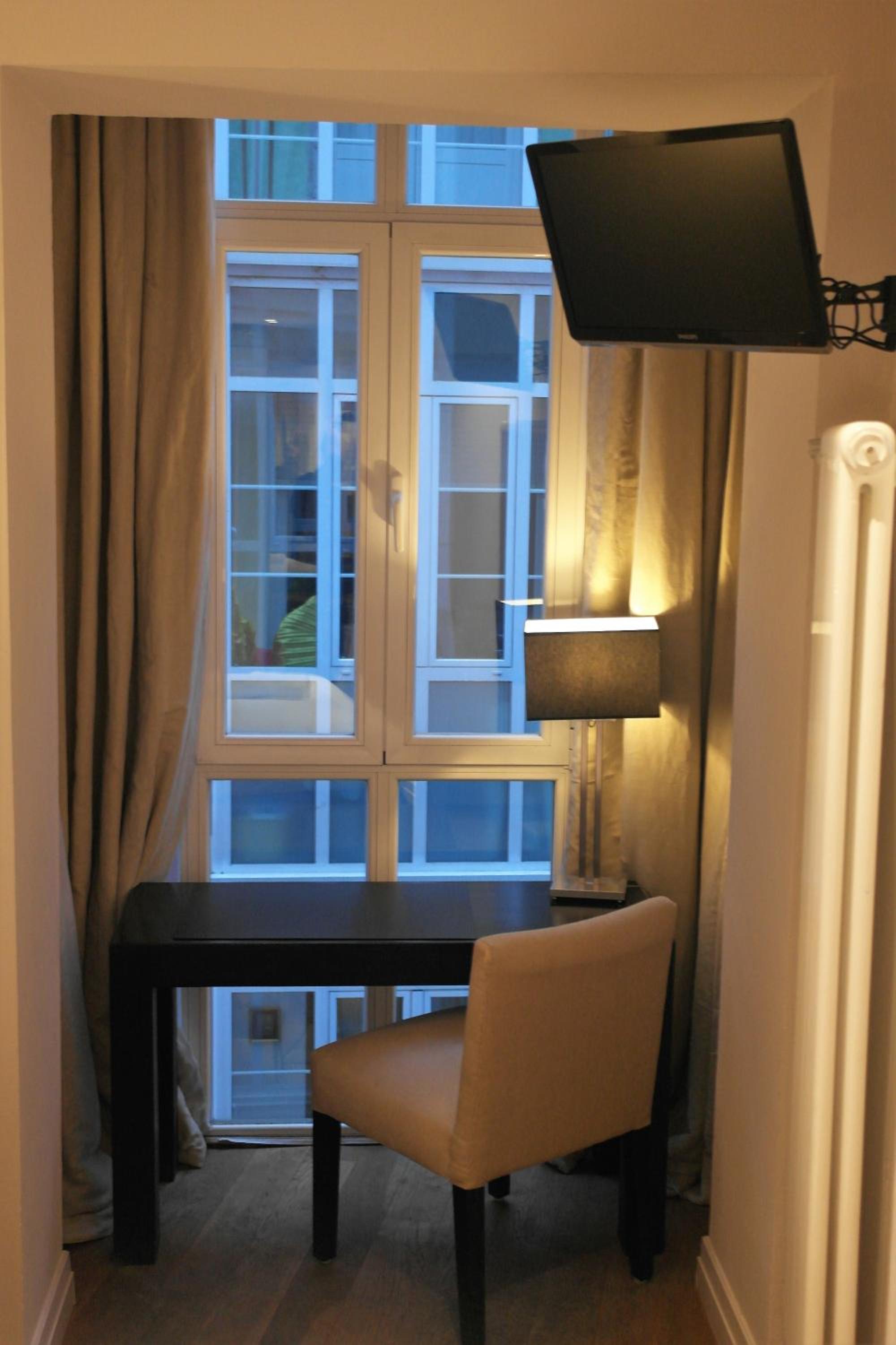 Double or Twin Room - Photo 13