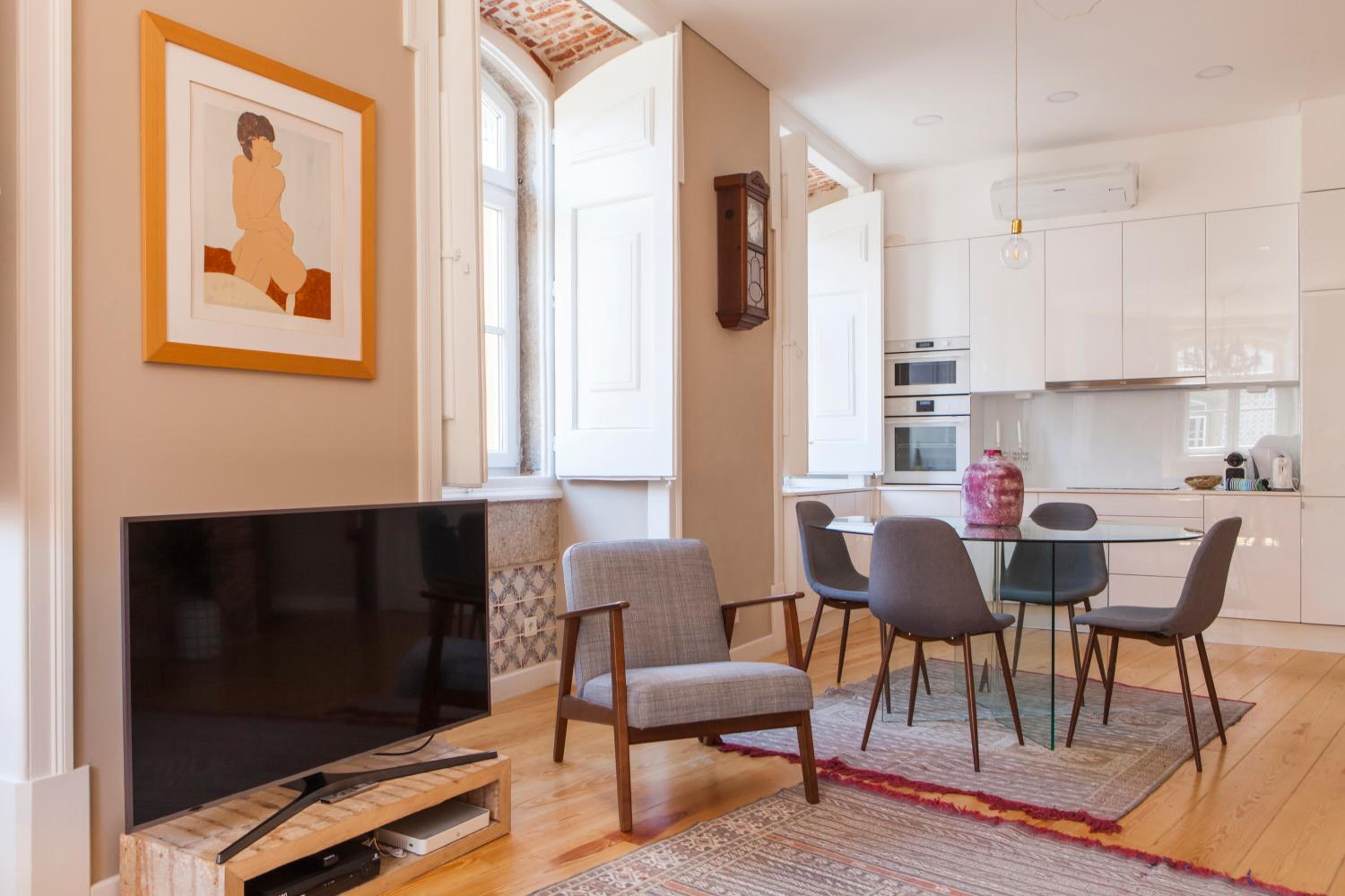 Two-Bedroom Apartment - Photo 7