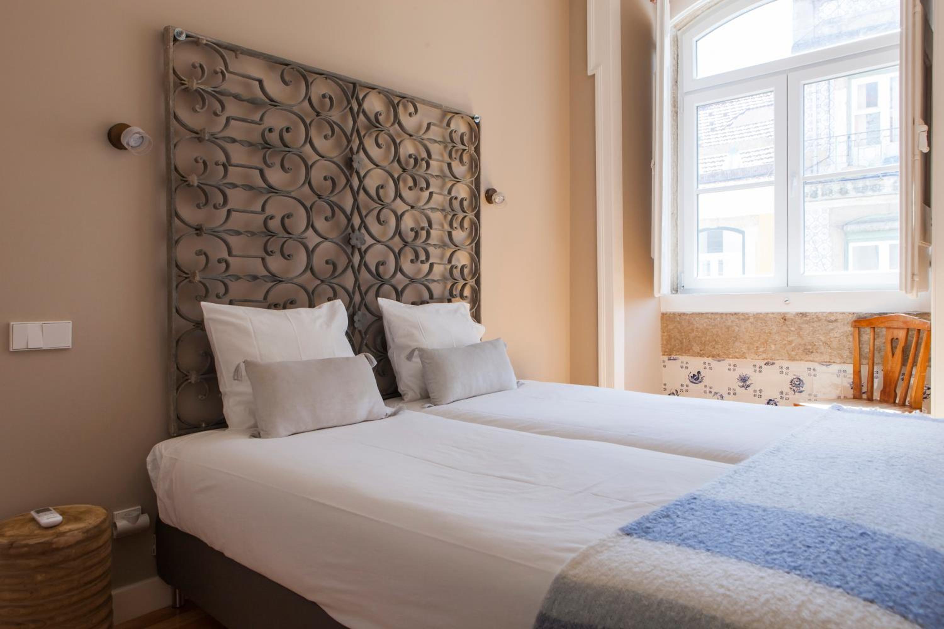Two-Bedroom Apartment - Photo 18
