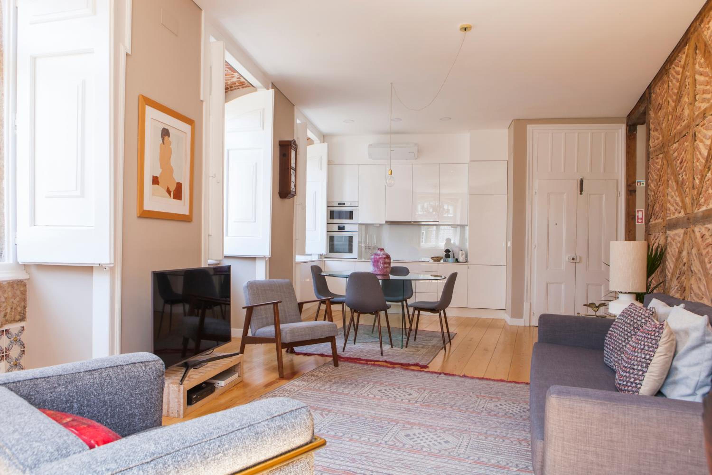 Two-Bedroom Apartment - Photo 23