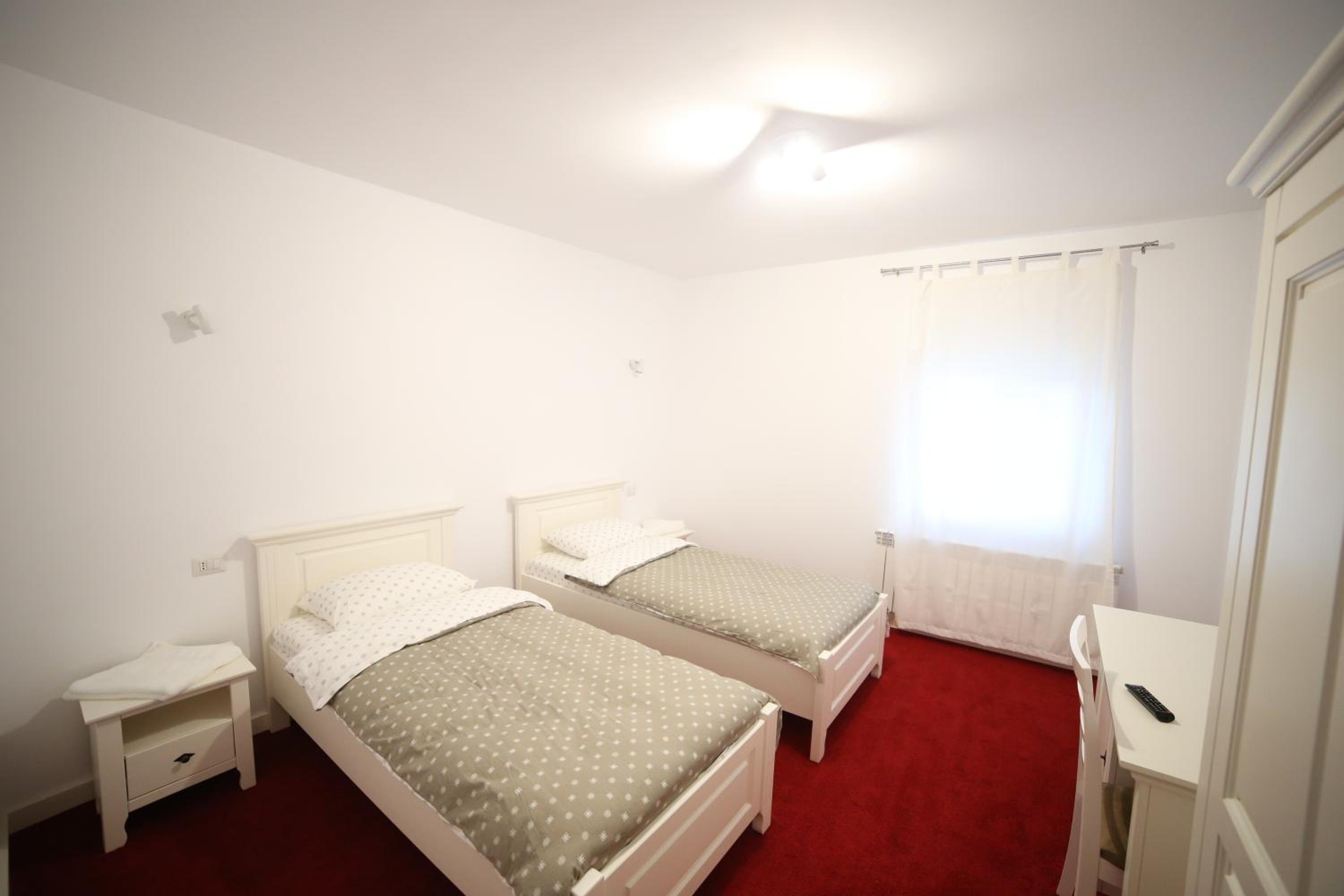 Large Double Room photo 2
