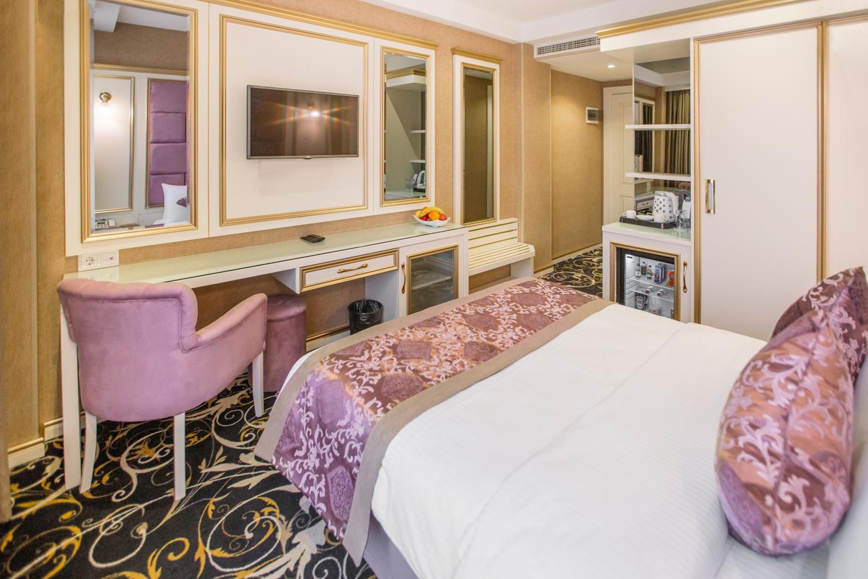 Standard Double Room - Photo 2