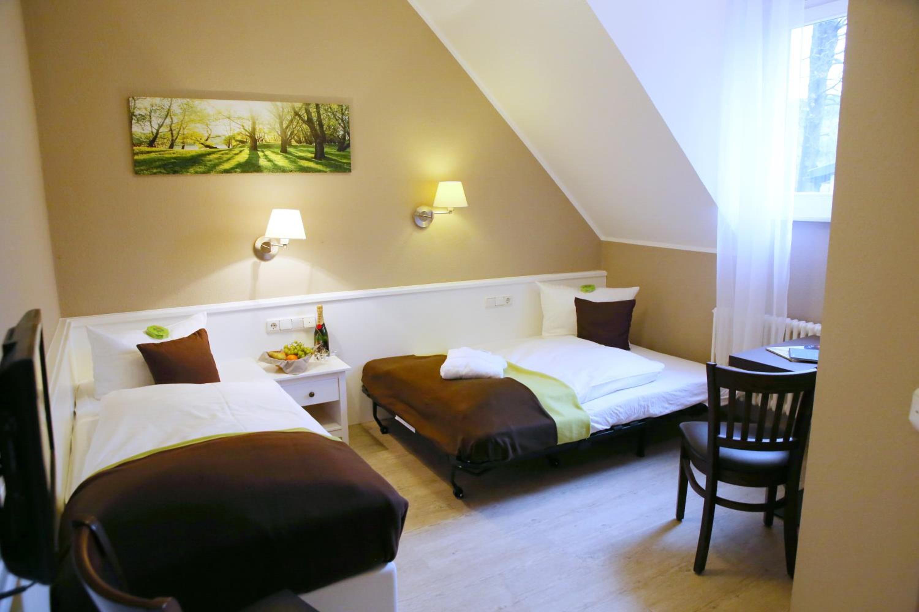 Twin Room - Photo 5