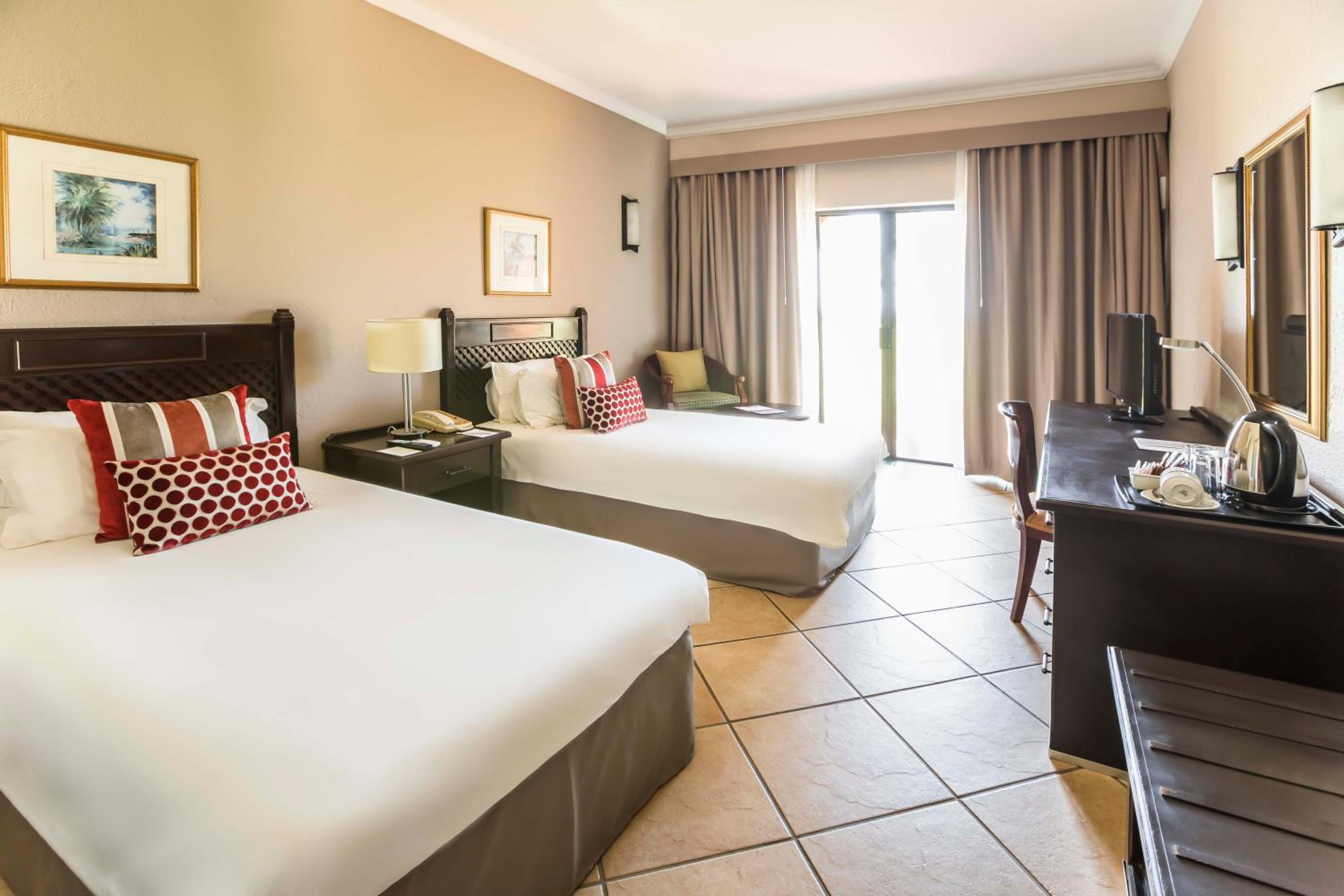 AVANI Room - Photo 5