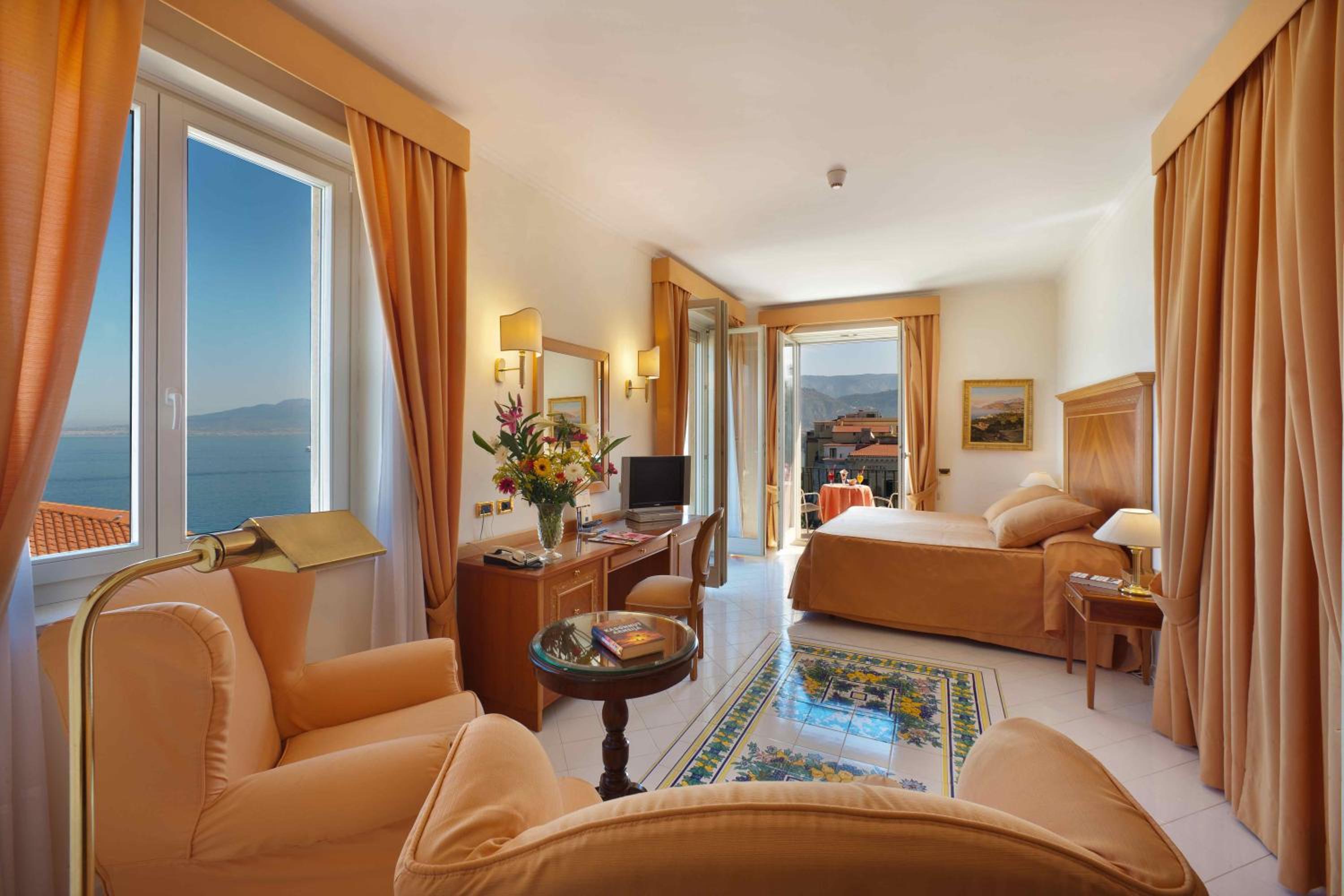 Junior Suite with Sea View - Photo 1