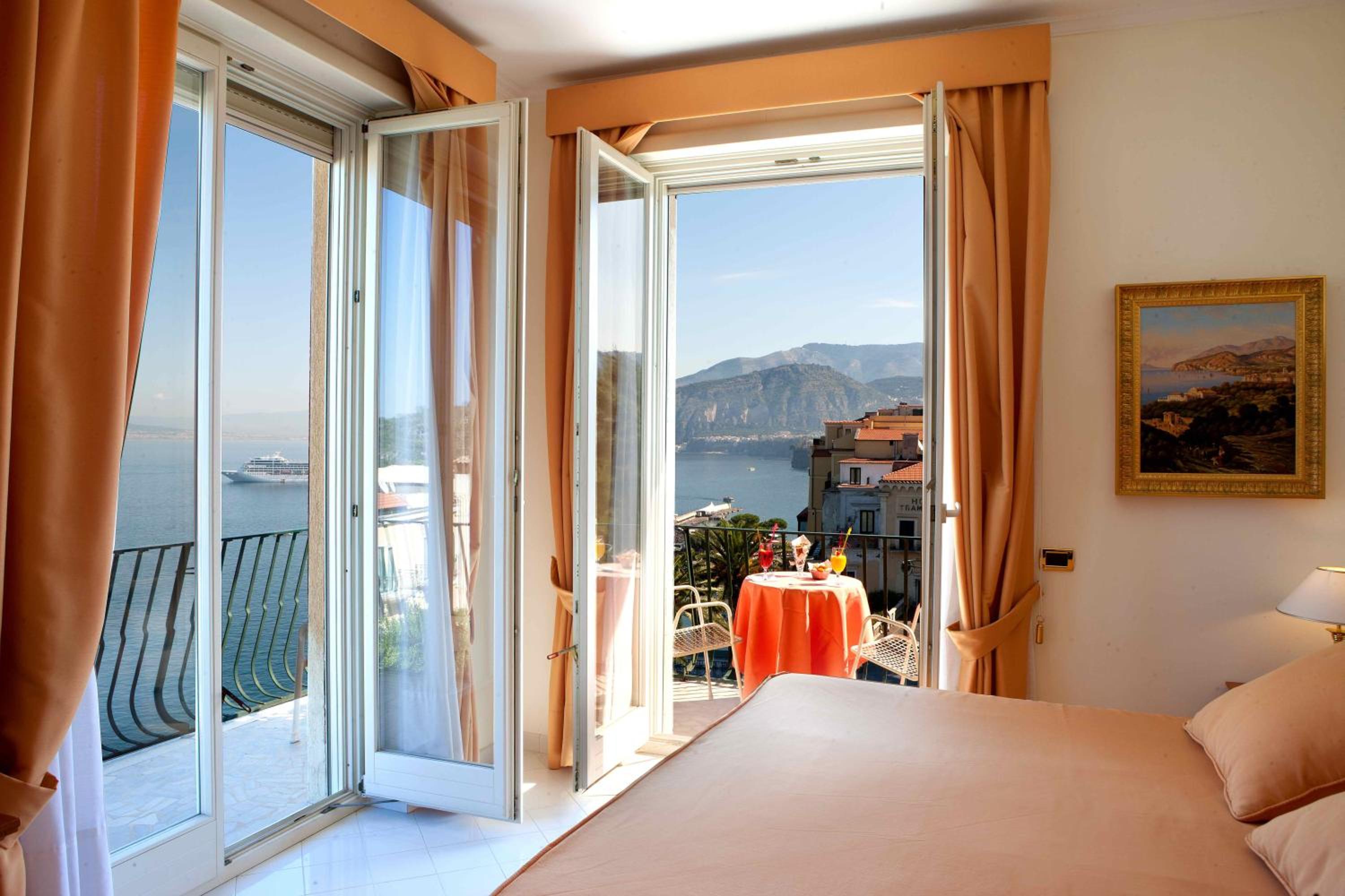 Junior Suite with Sea View - Photo 3