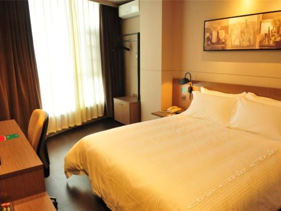Business Double Room C