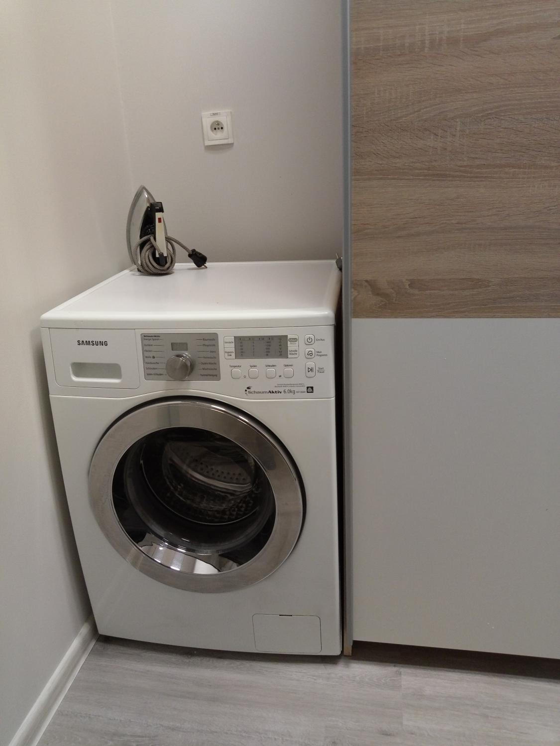 Apartment with Shower - Photo 7