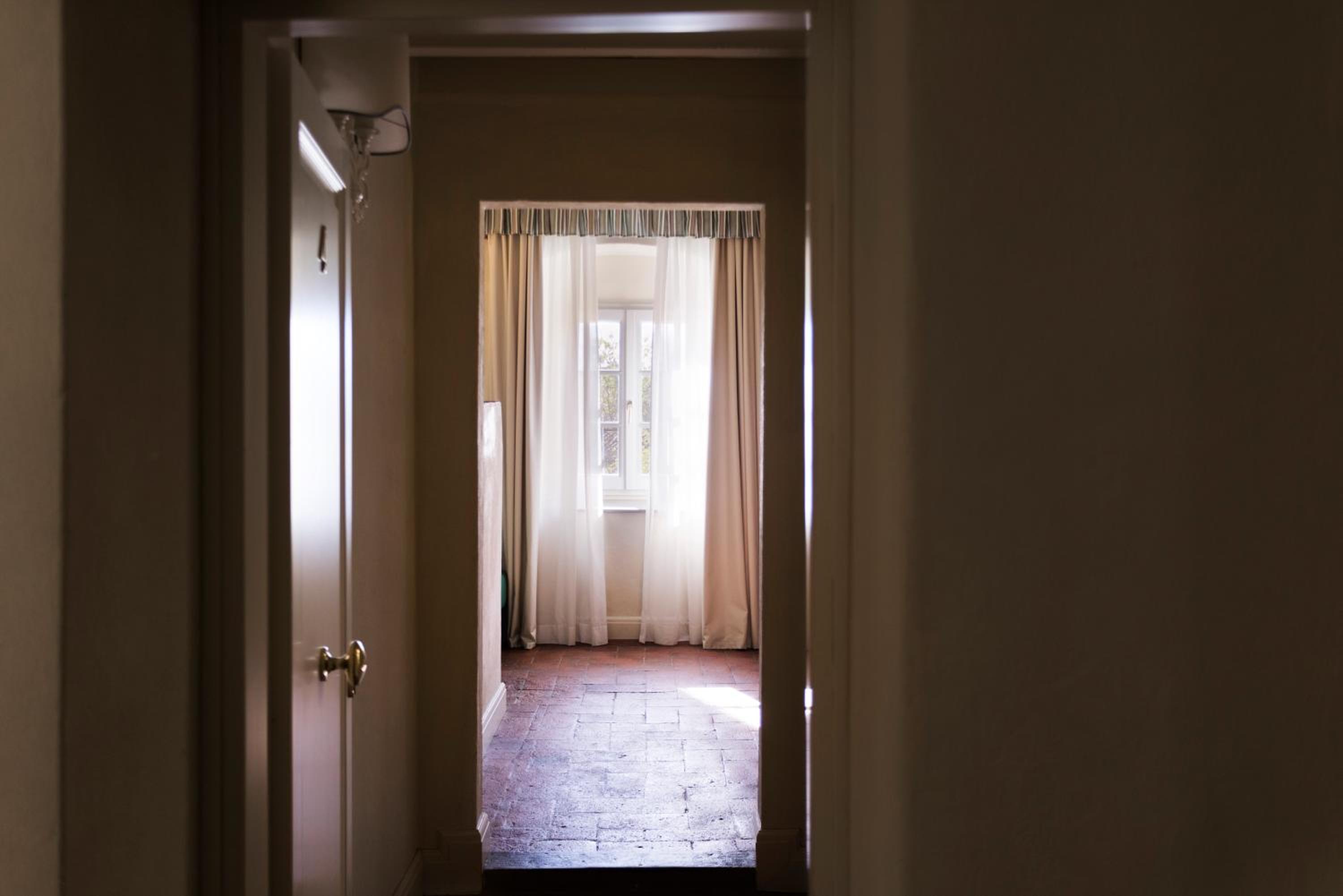Large Double Room - Photo 2
