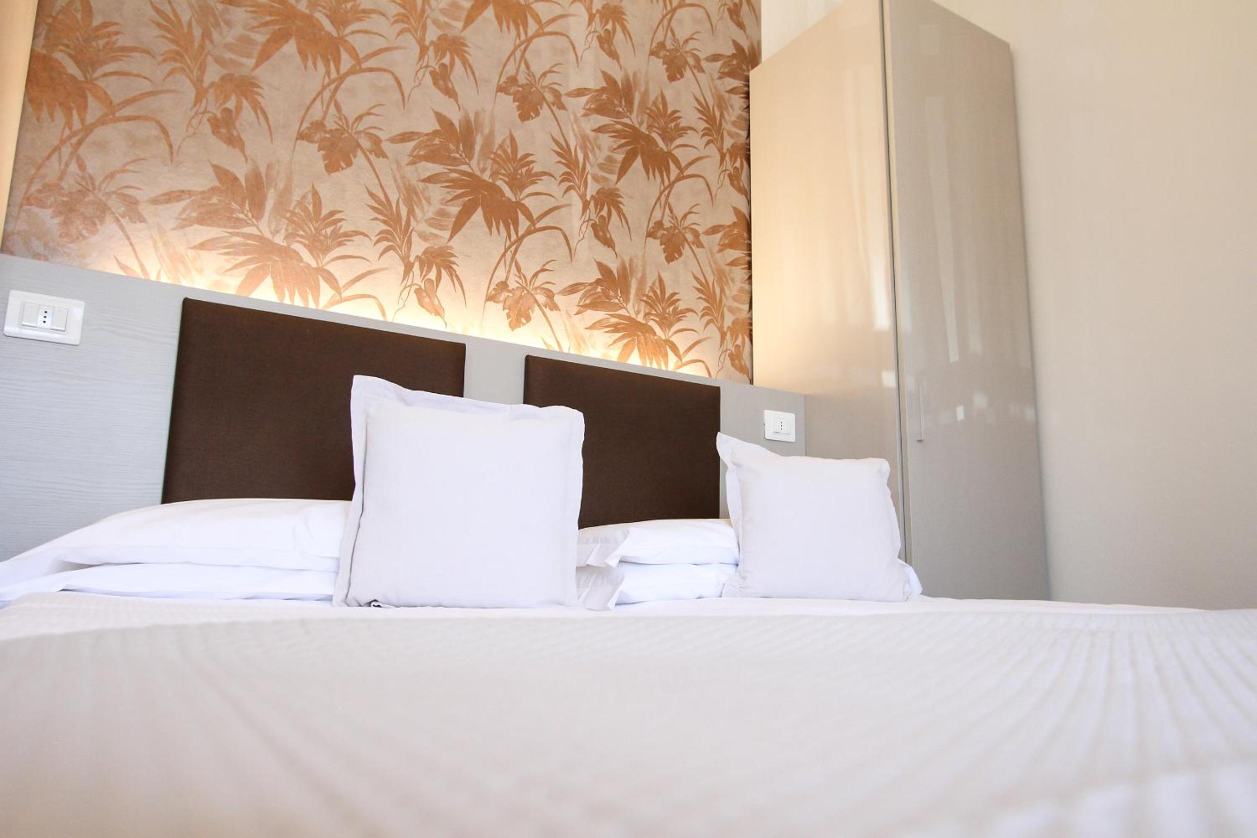 Classic Double Room with Balcony photo 3