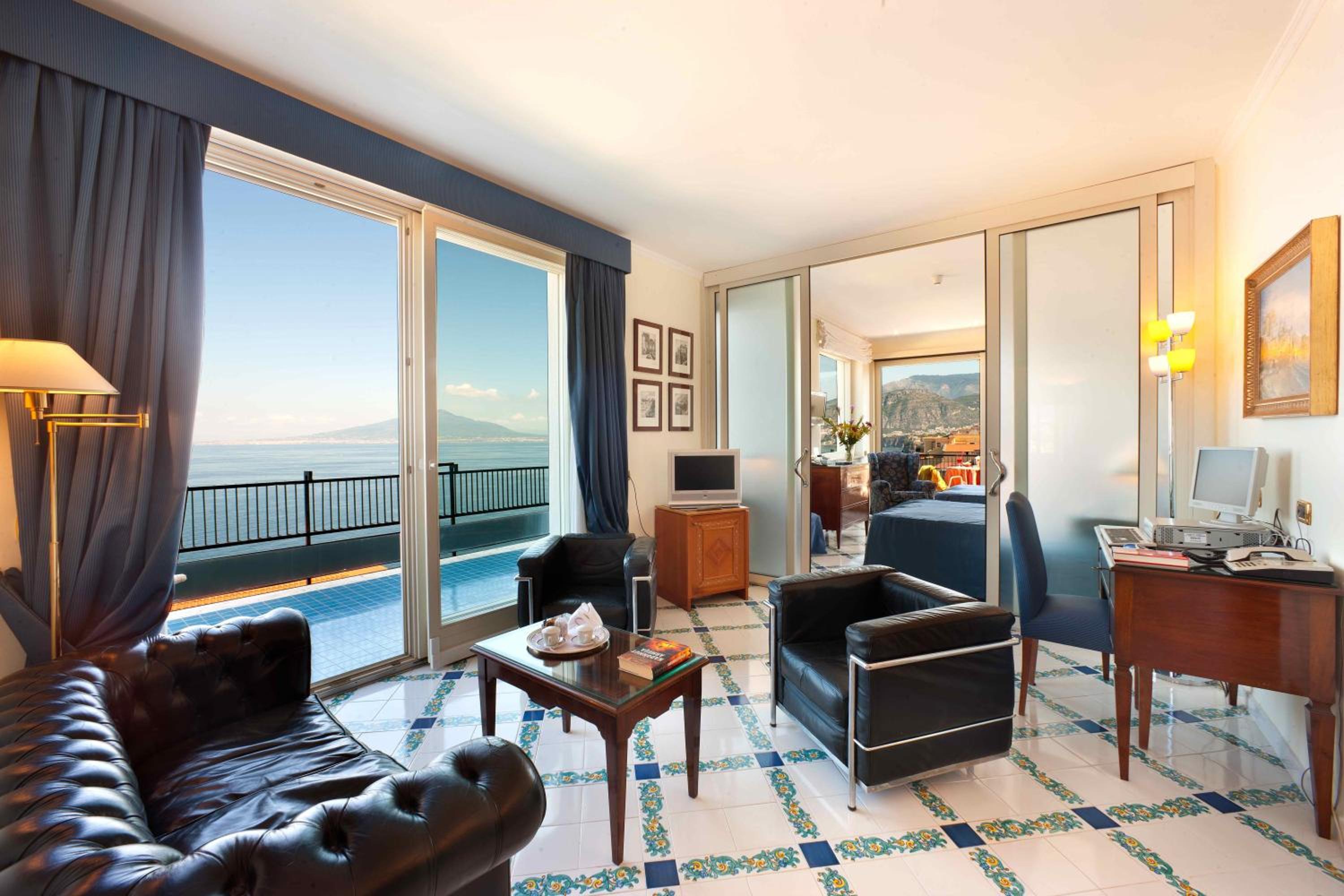 Suite with Sea View - Photo 2