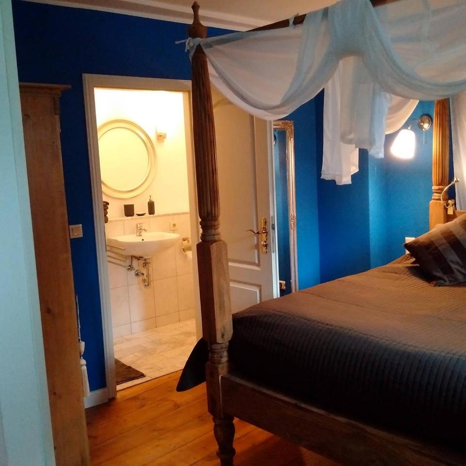Studio Apartment photo 3