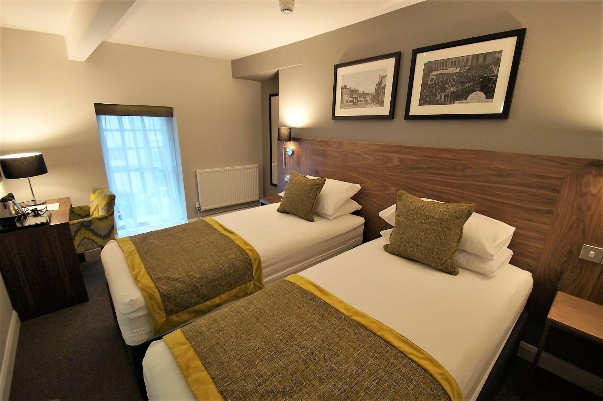 Deluxe Double or Twin Room - Photo 5
