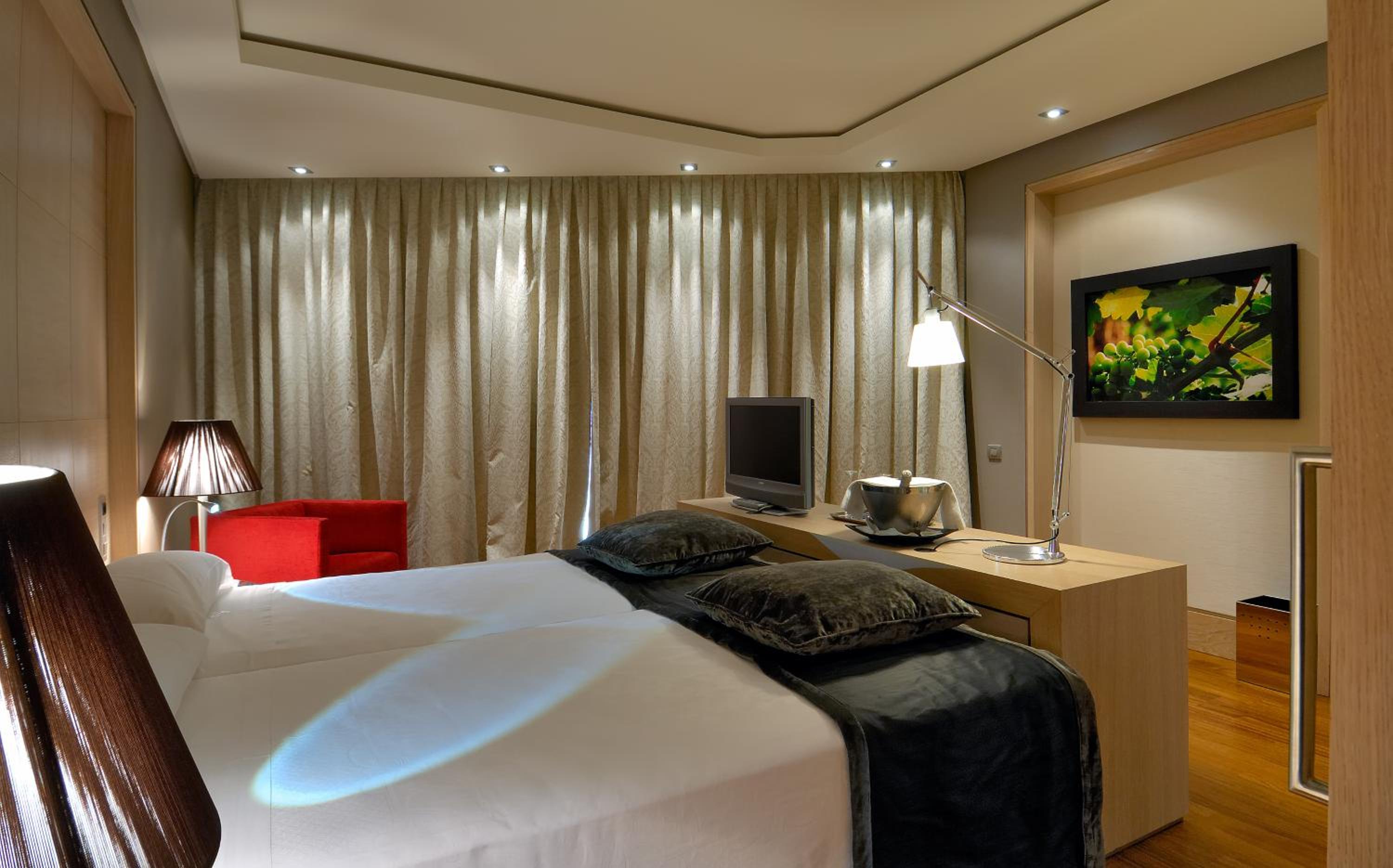 Standard Double or Twin Room - Photo 6