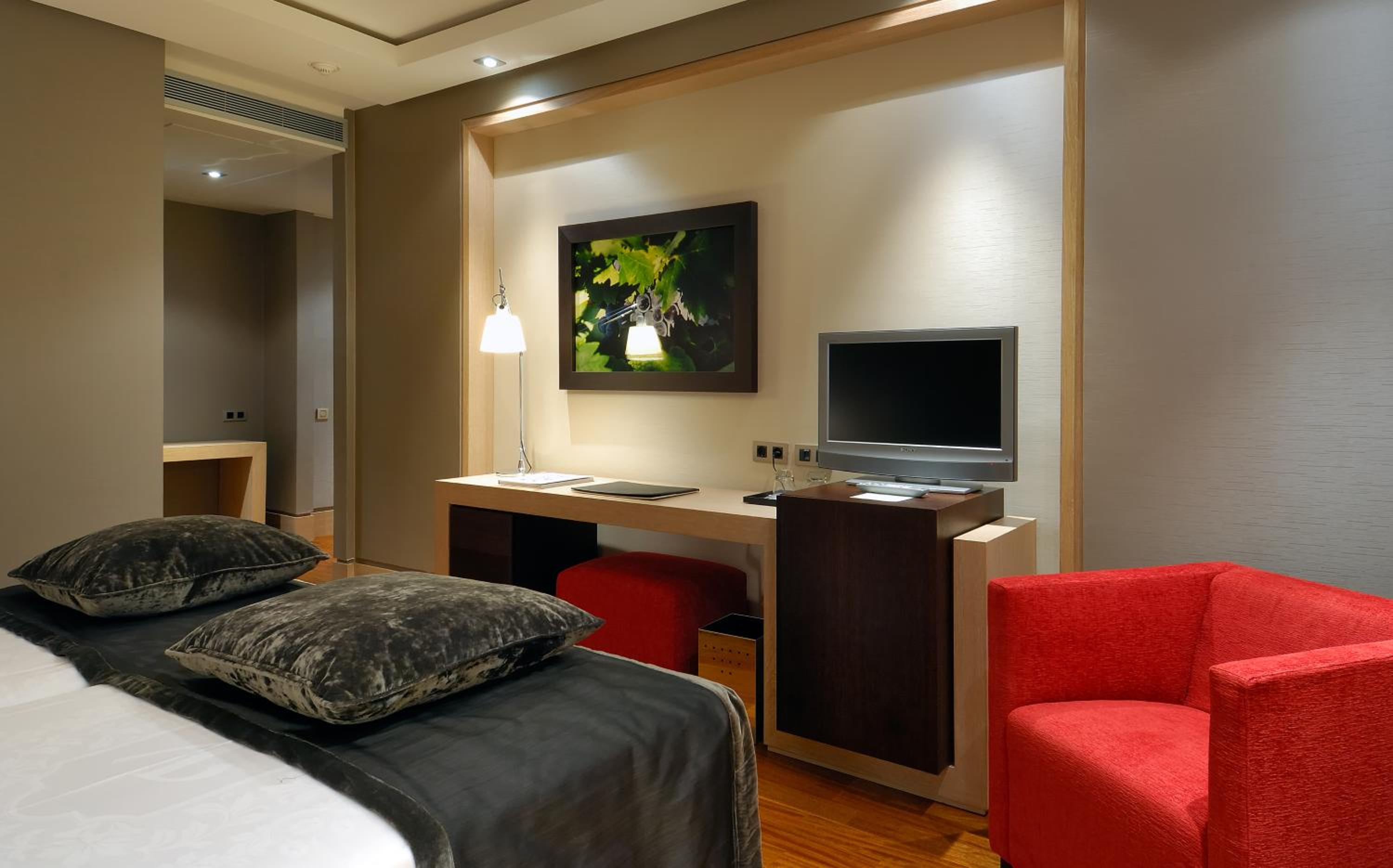 Double Room with Extra Bed - Photo 1